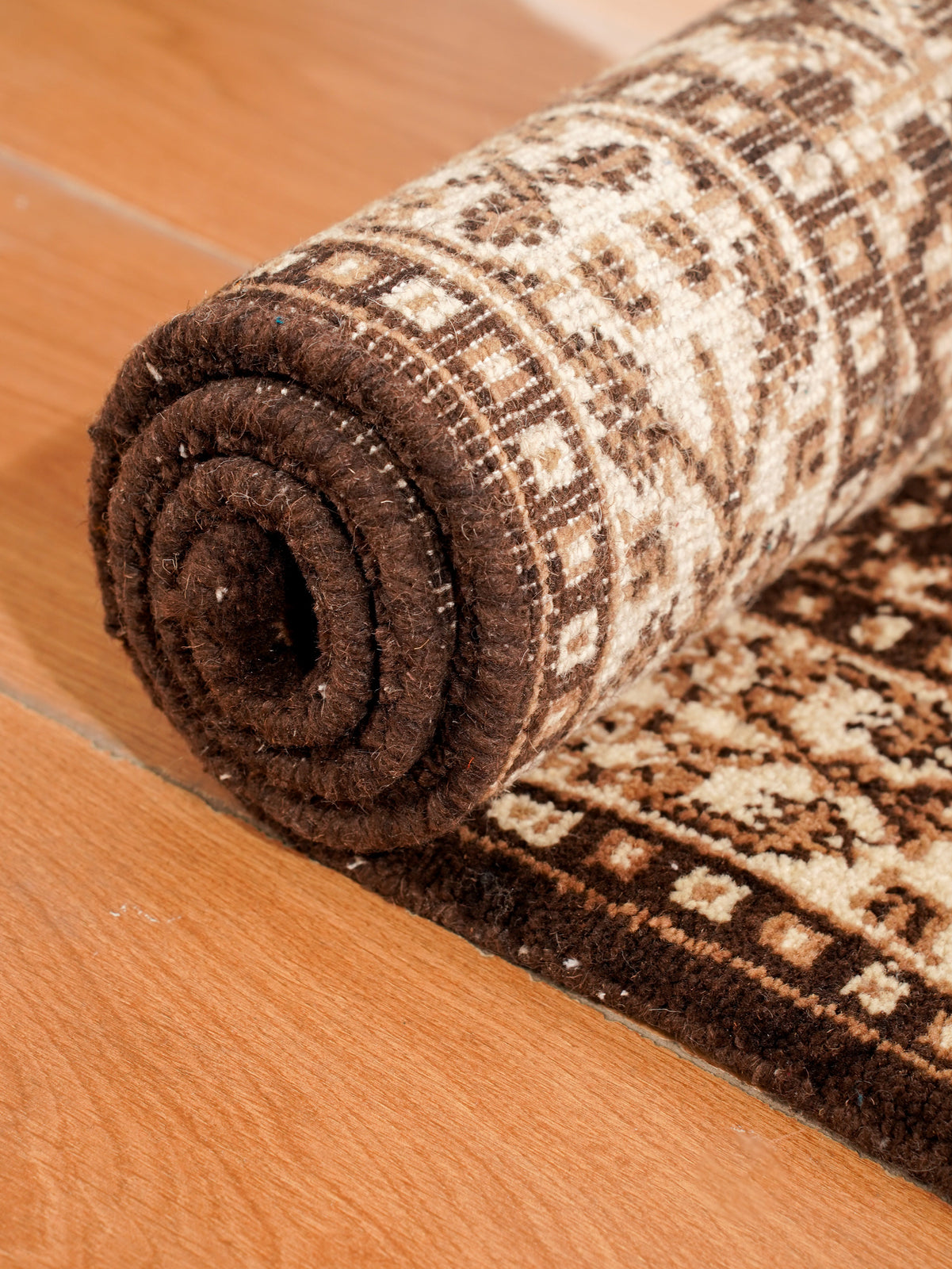 Hand Knotted Wool Oriental Area Rug – Brown & Beige Traditional Floral Pattern