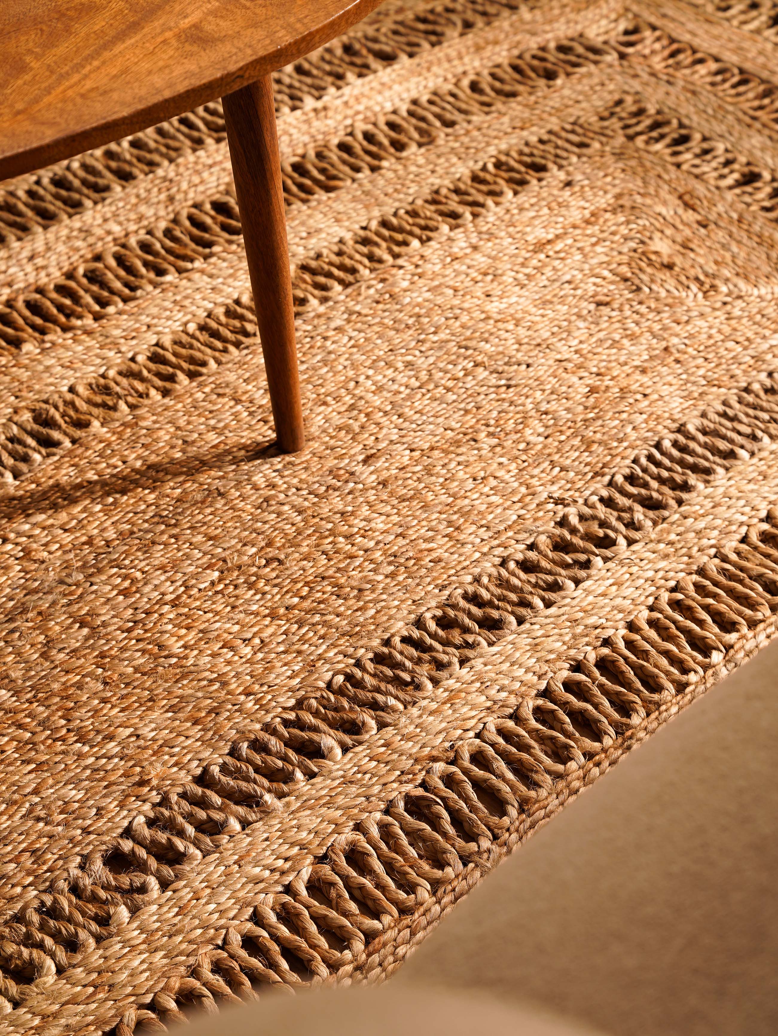 Natural Wheat Brown Handwoven Jute Rug – Flatweave Eco-Friendly Area Rug in Round, Rectangle & Square