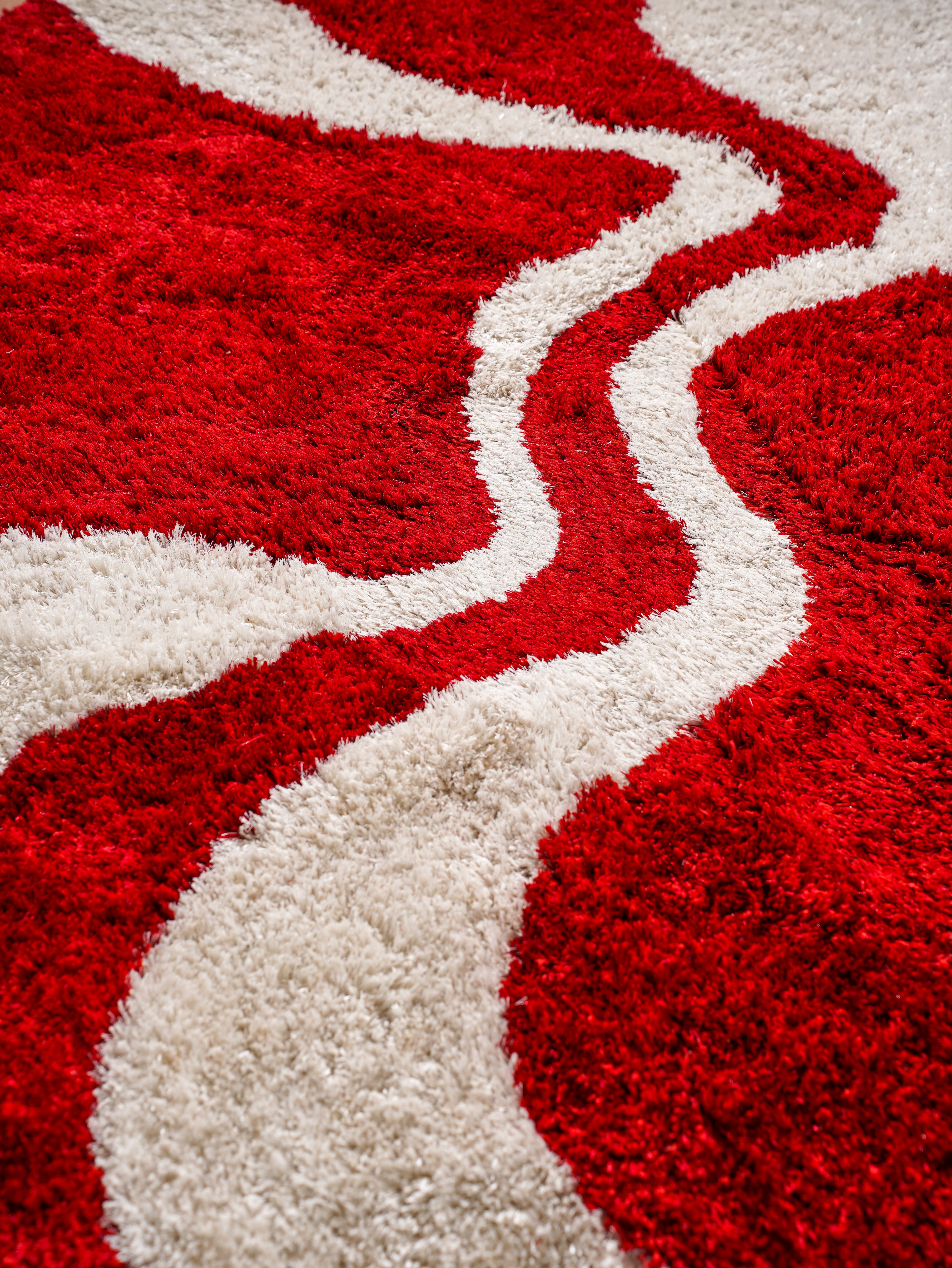 Scarlet Wave Hand Tufted Shag Rug