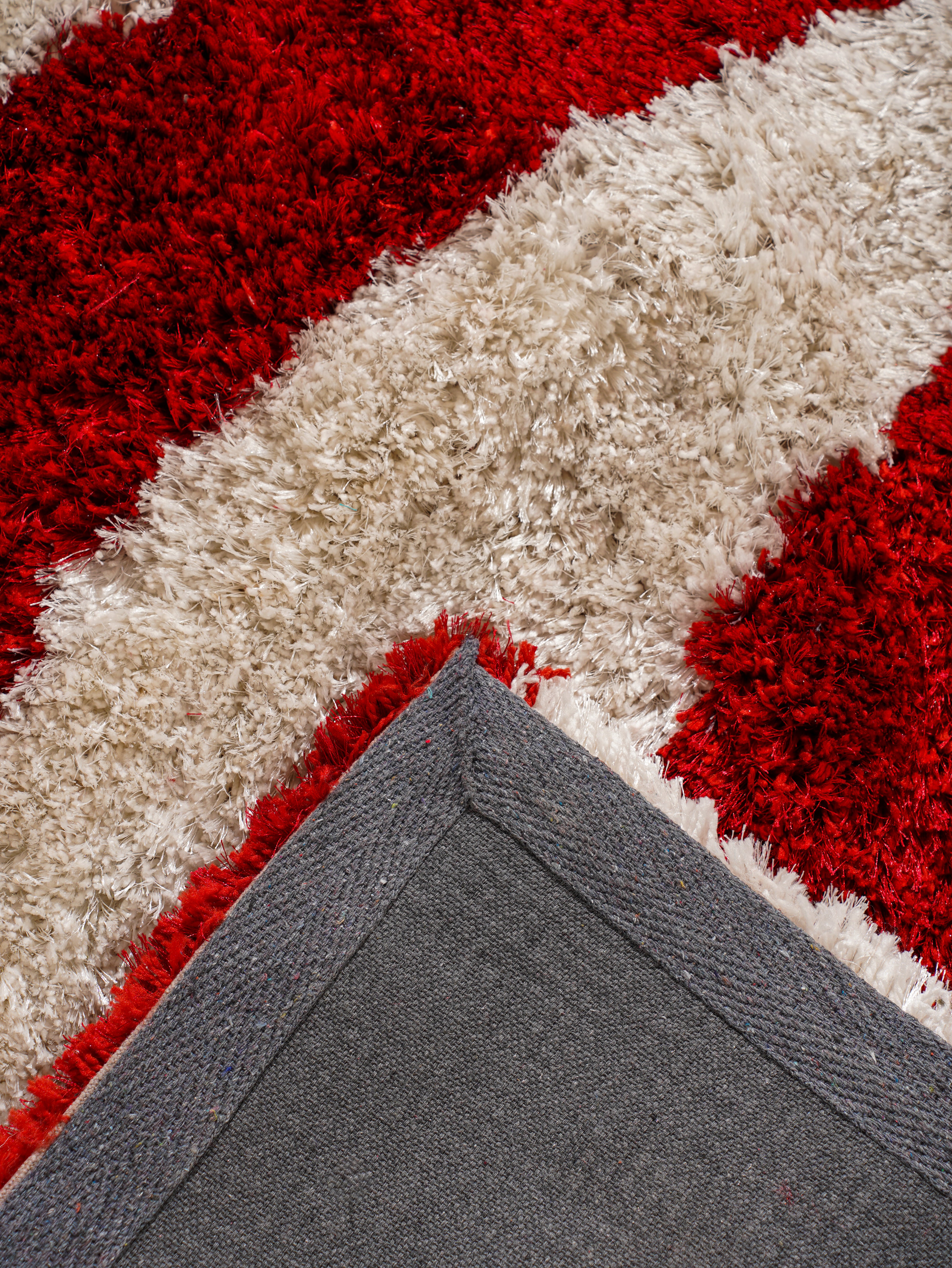 Scarlet Wave Hand Tufted Shag Rug