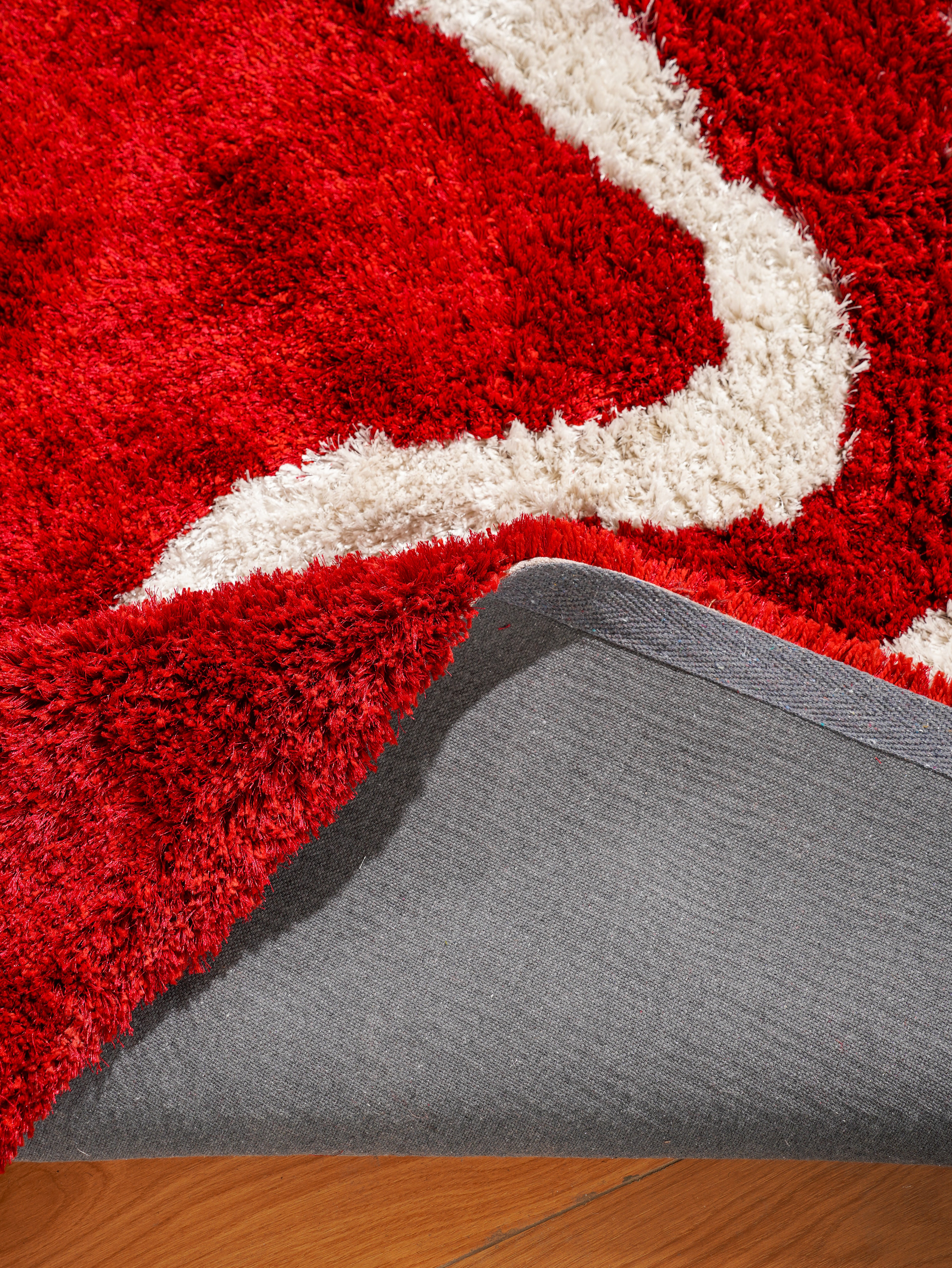 Scarlet Wave Hand Tufted Shag Rug