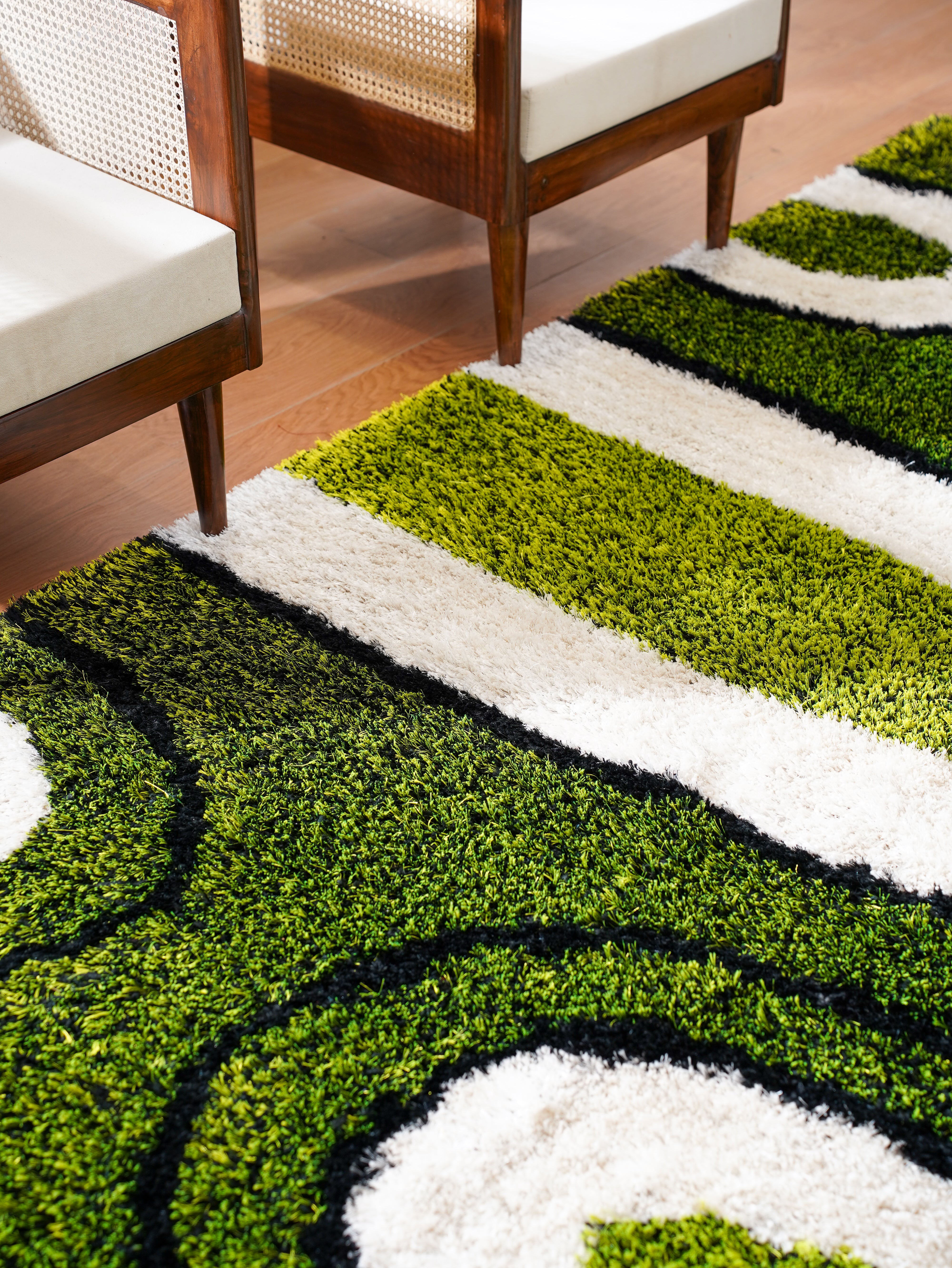 Qira Hand Tufted Shag Rug
