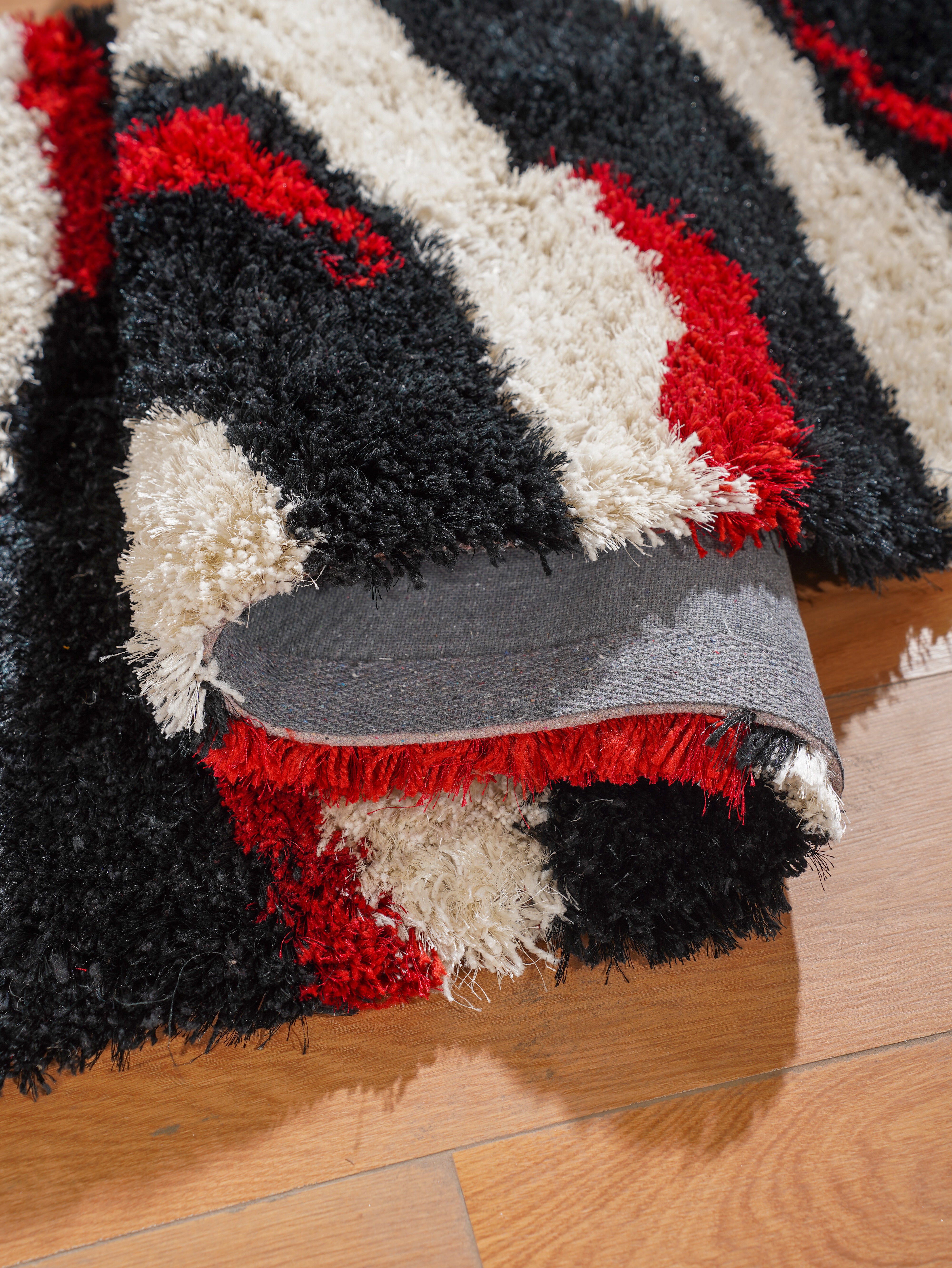 Moden Polyester Hand Tufted Shag Rug