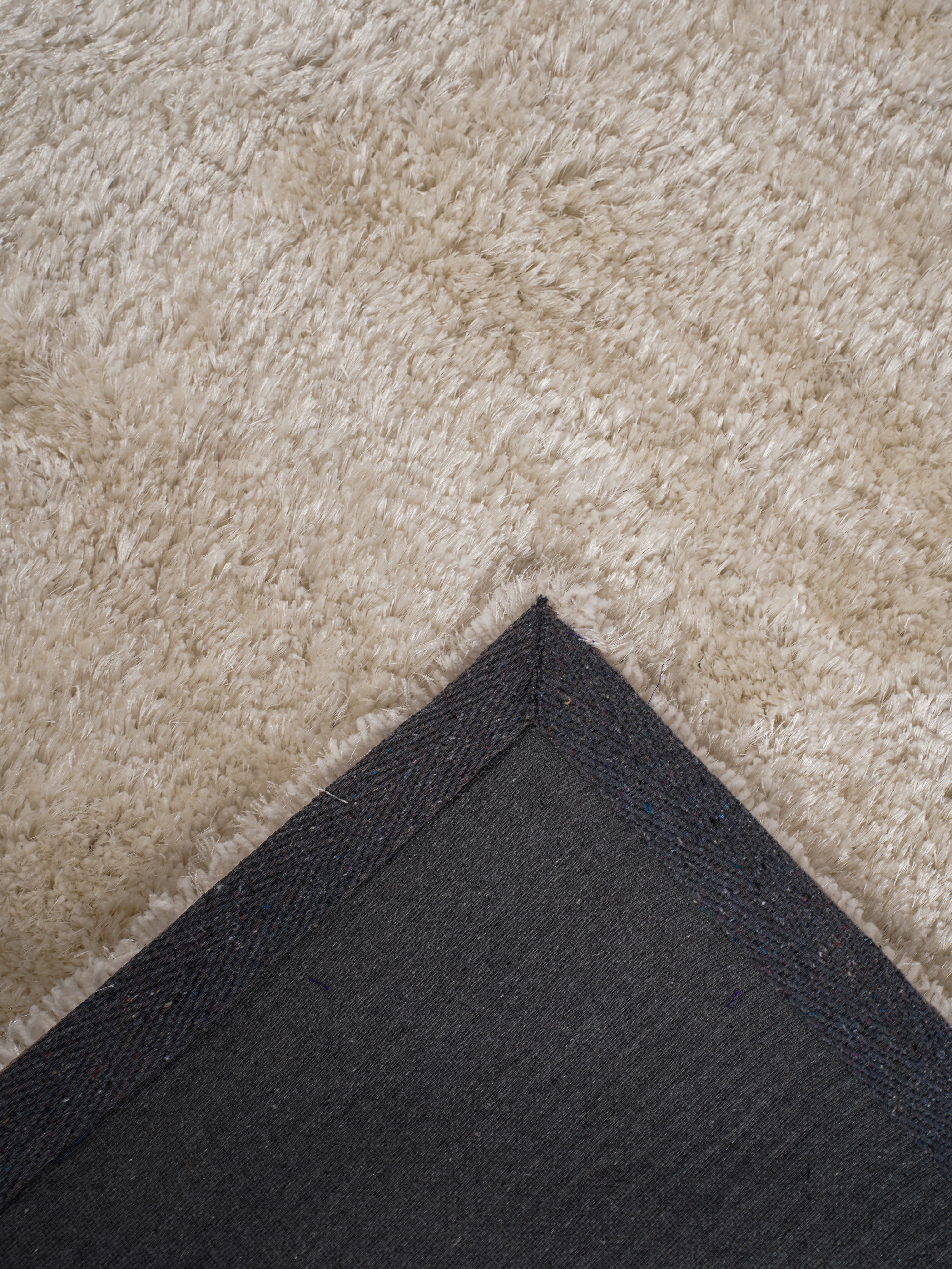 White Hand Tufted Shag Polyester Rug