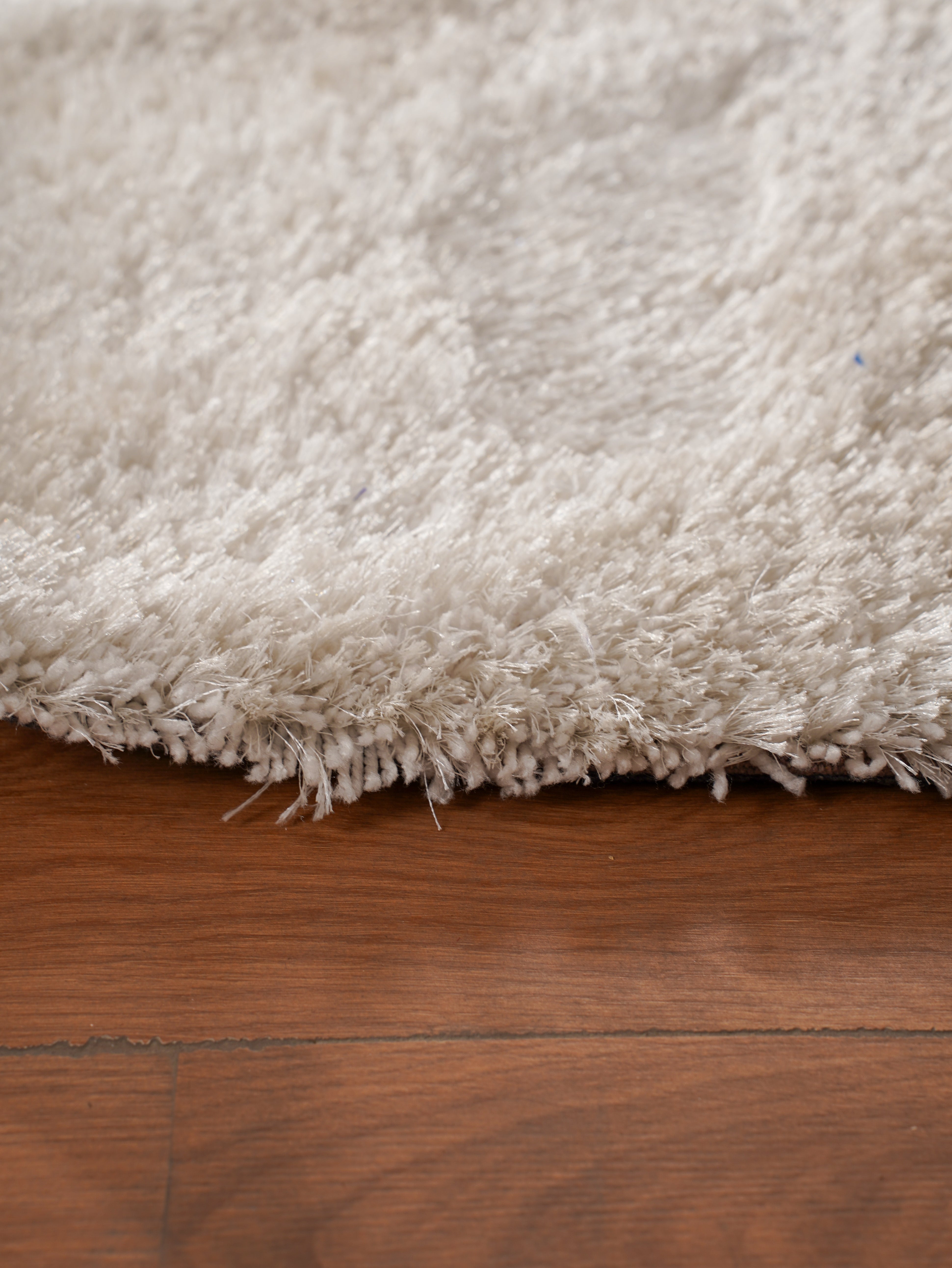 White Hand Tufted Shag Polyester Rug