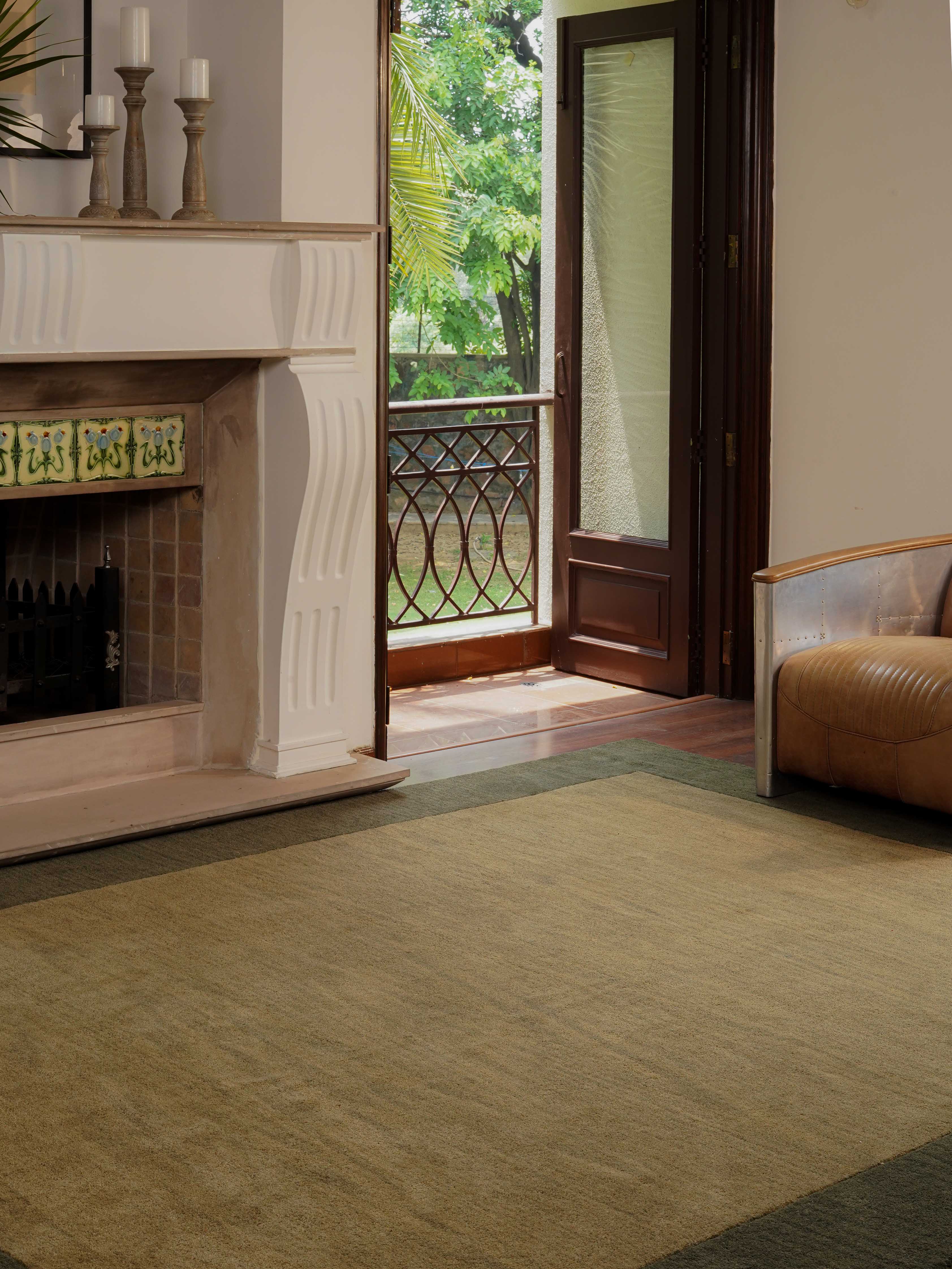 Frame Hand Tufted Wool Rug