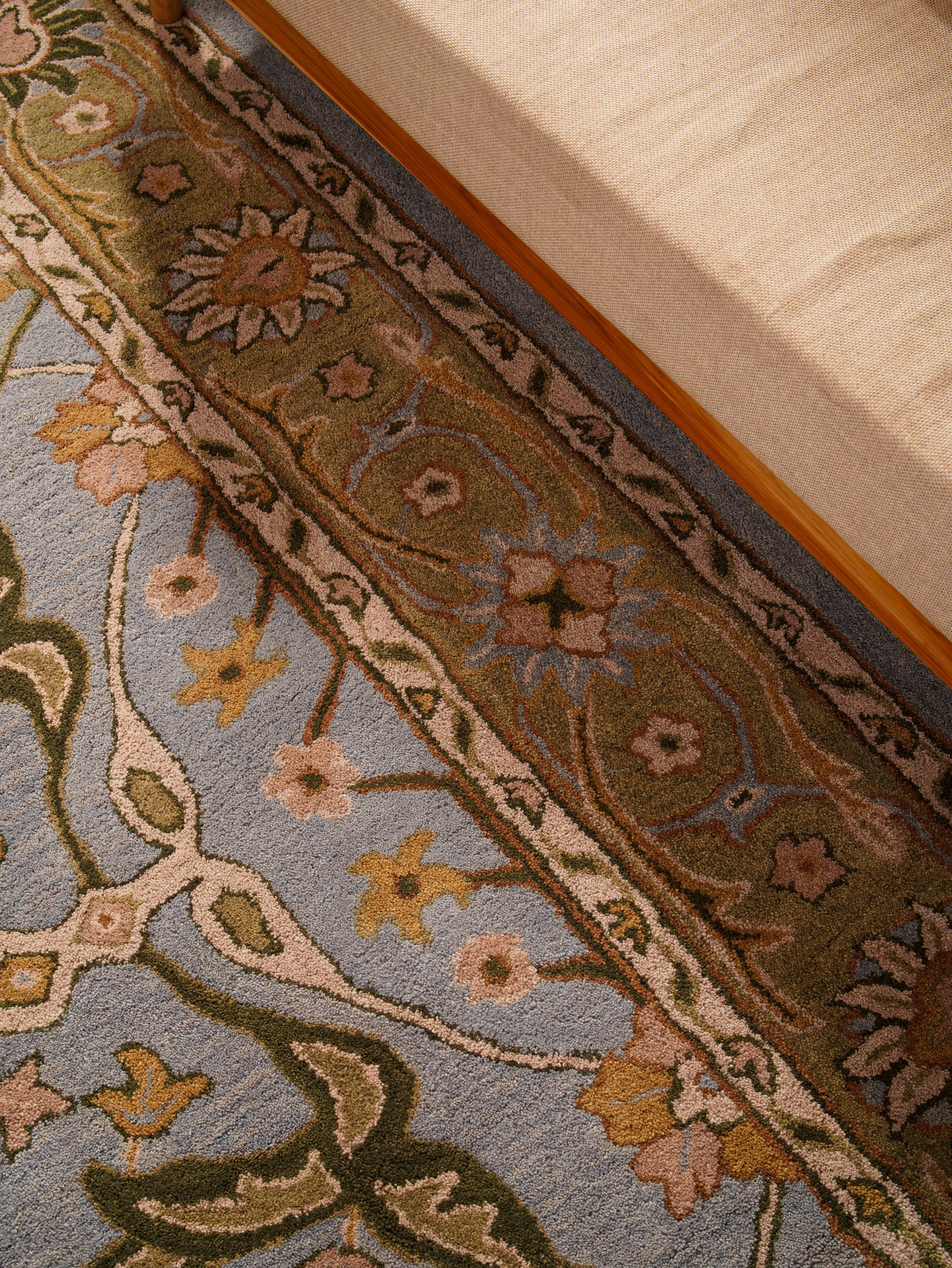 Aakaash Hand Tufted Oriental Rug