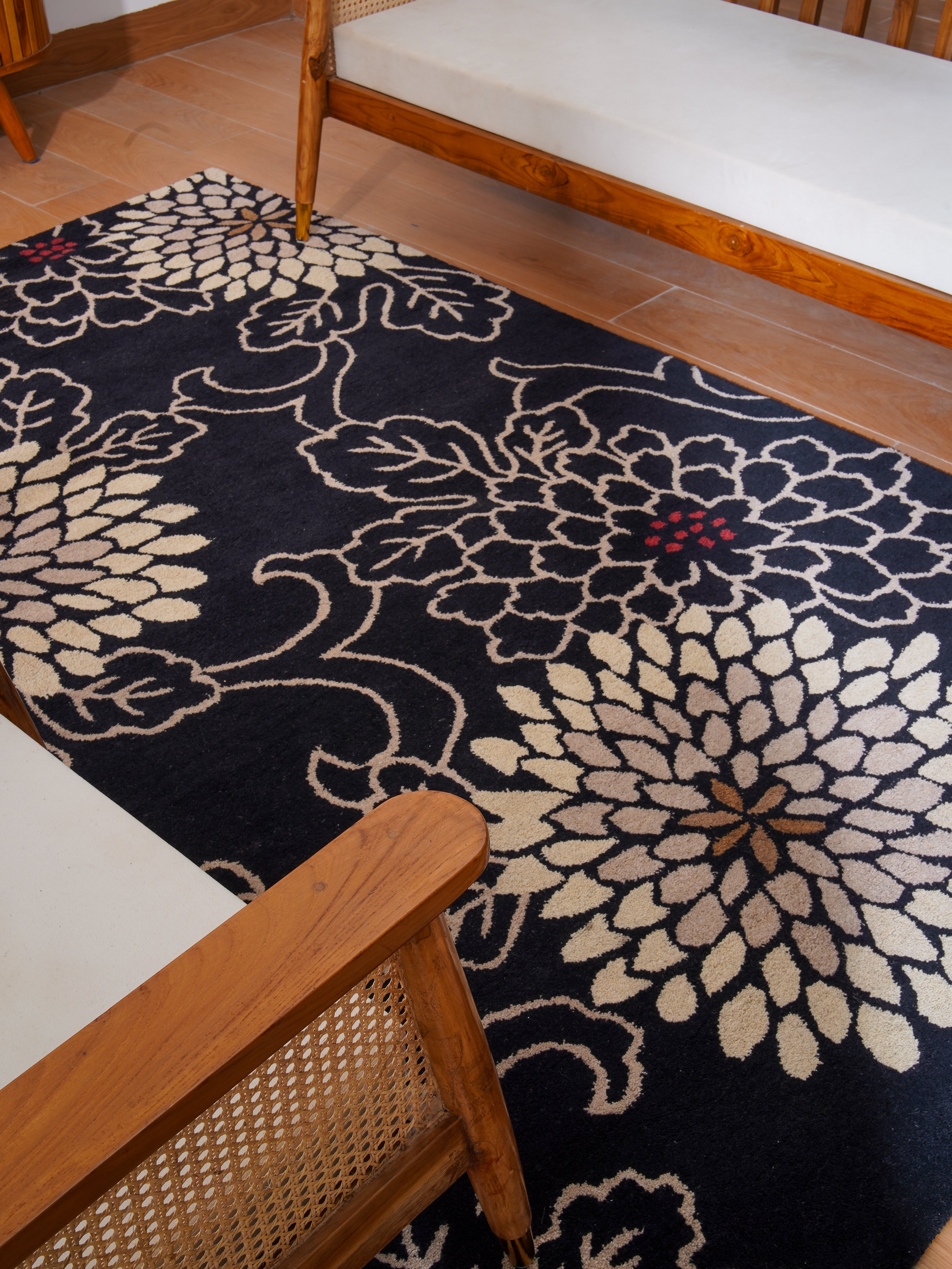 Zahira Hand Tufted Oriental Area Rug