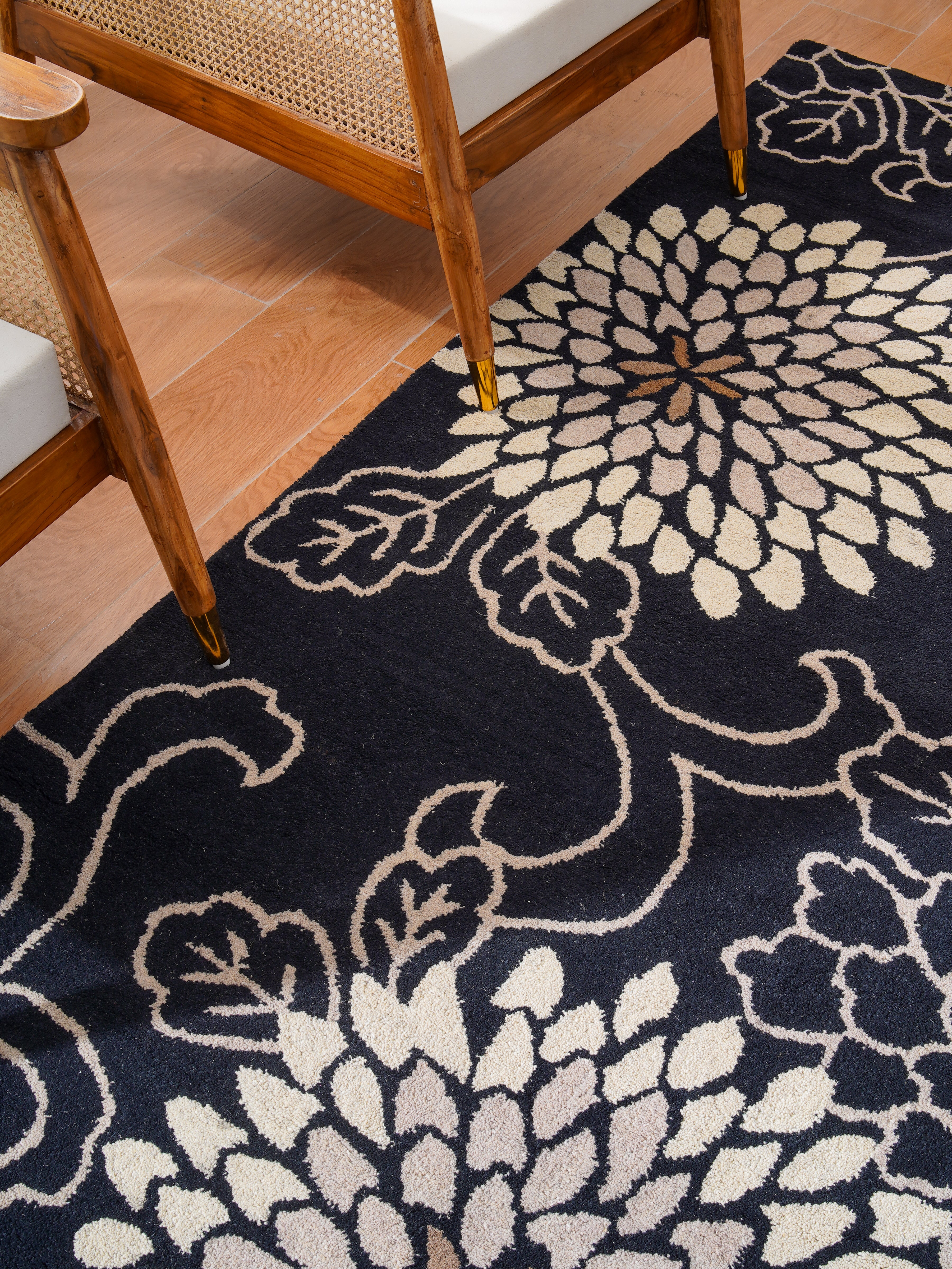 Zahira Hand Tufted Oriental Area Rug