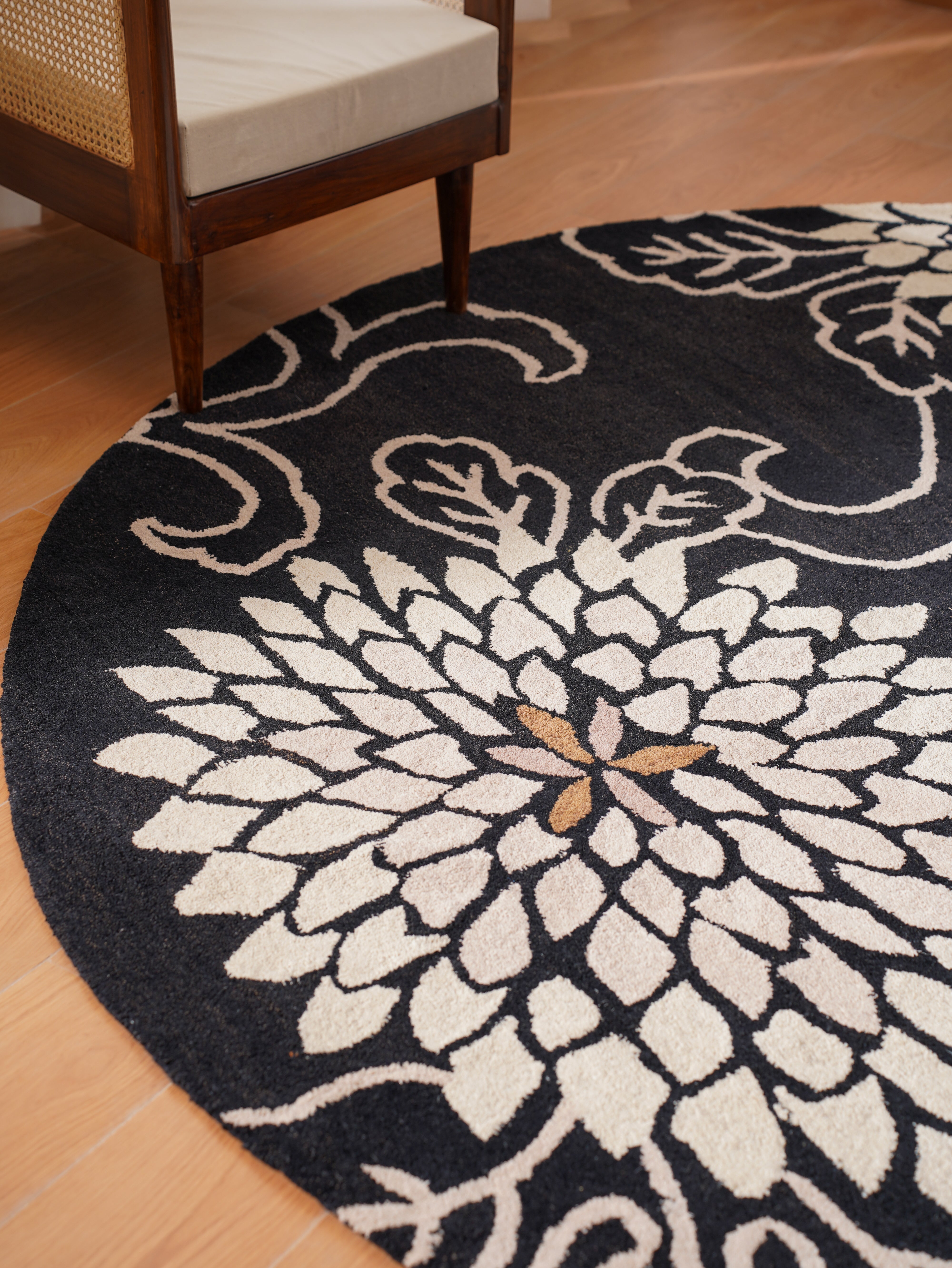 Zahira Hand Tufted Oriental Area Rug