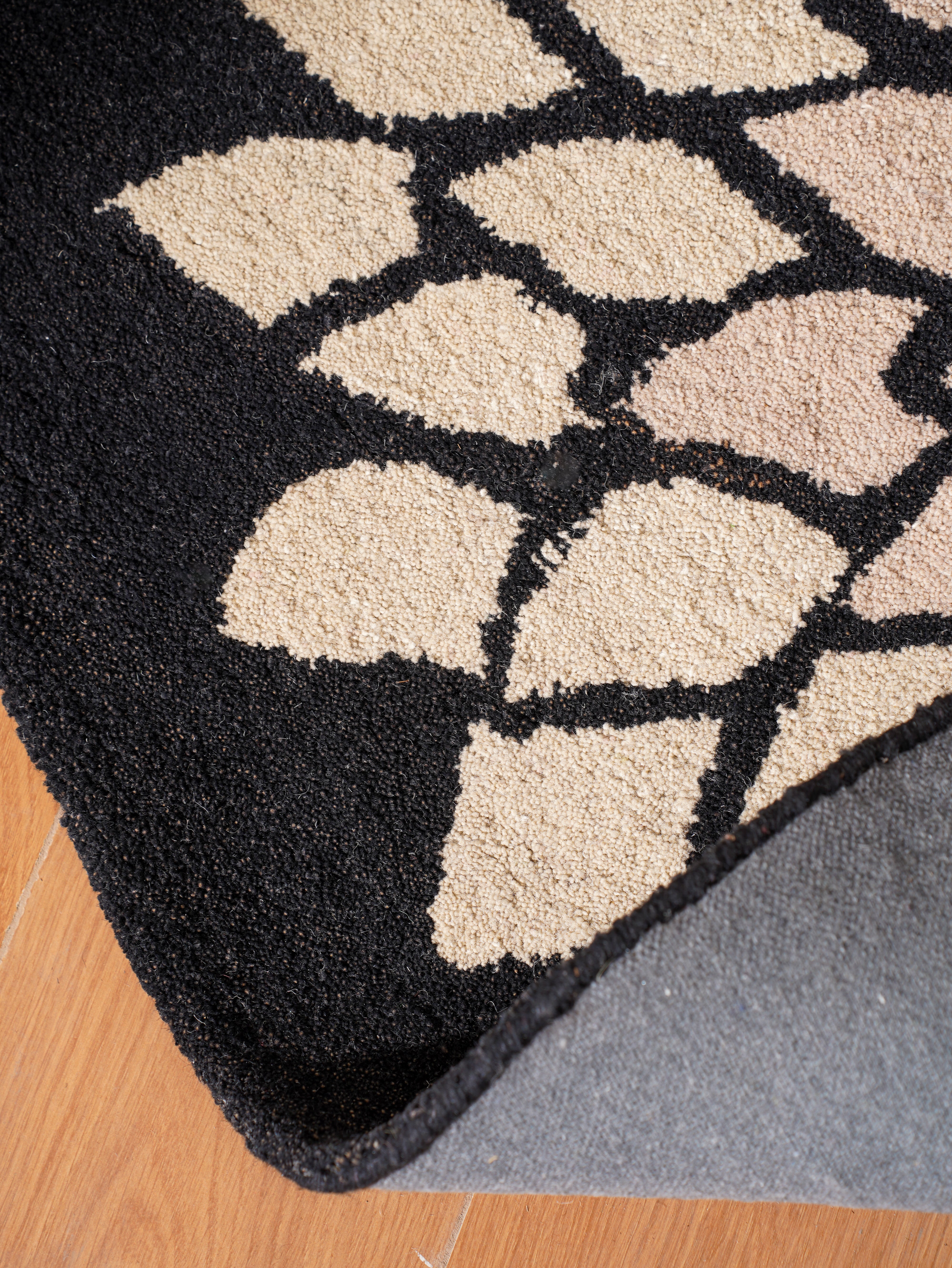 Zahira Hand Tufted Oriental Area Rug