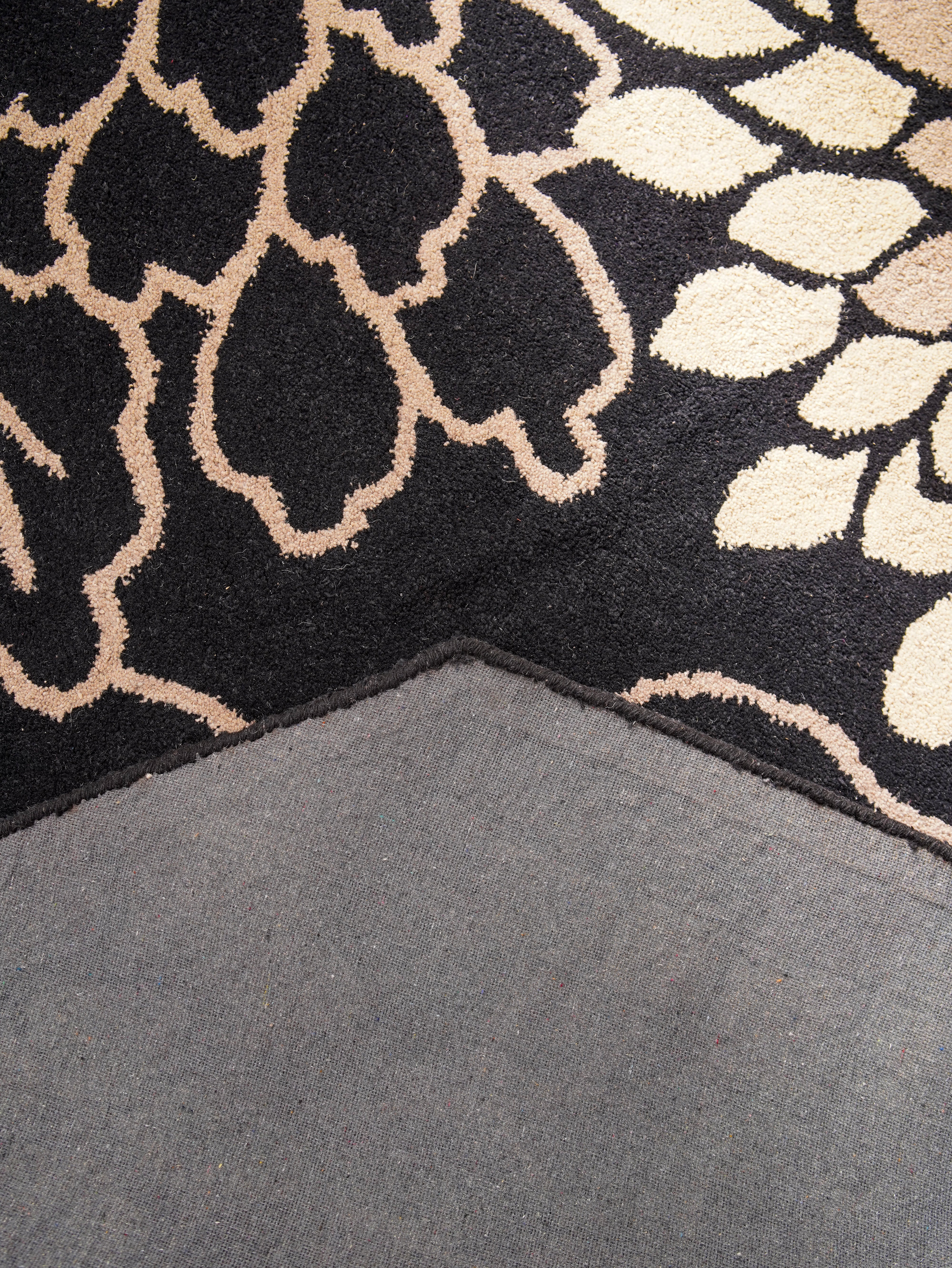 Zahira Hand Tufted Oriental Area Rug