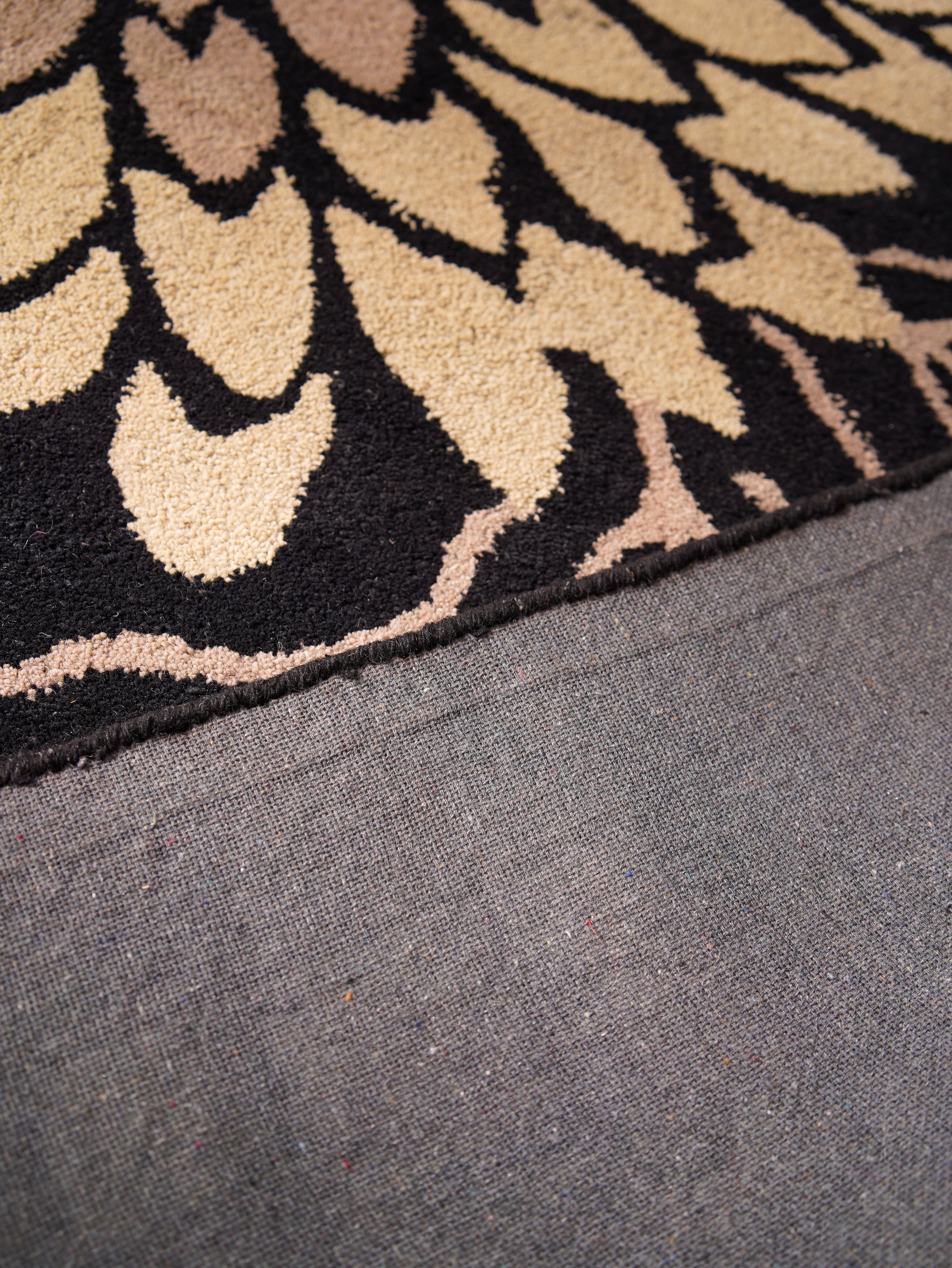 Zahira Hand Tufted Oriental Area Rug