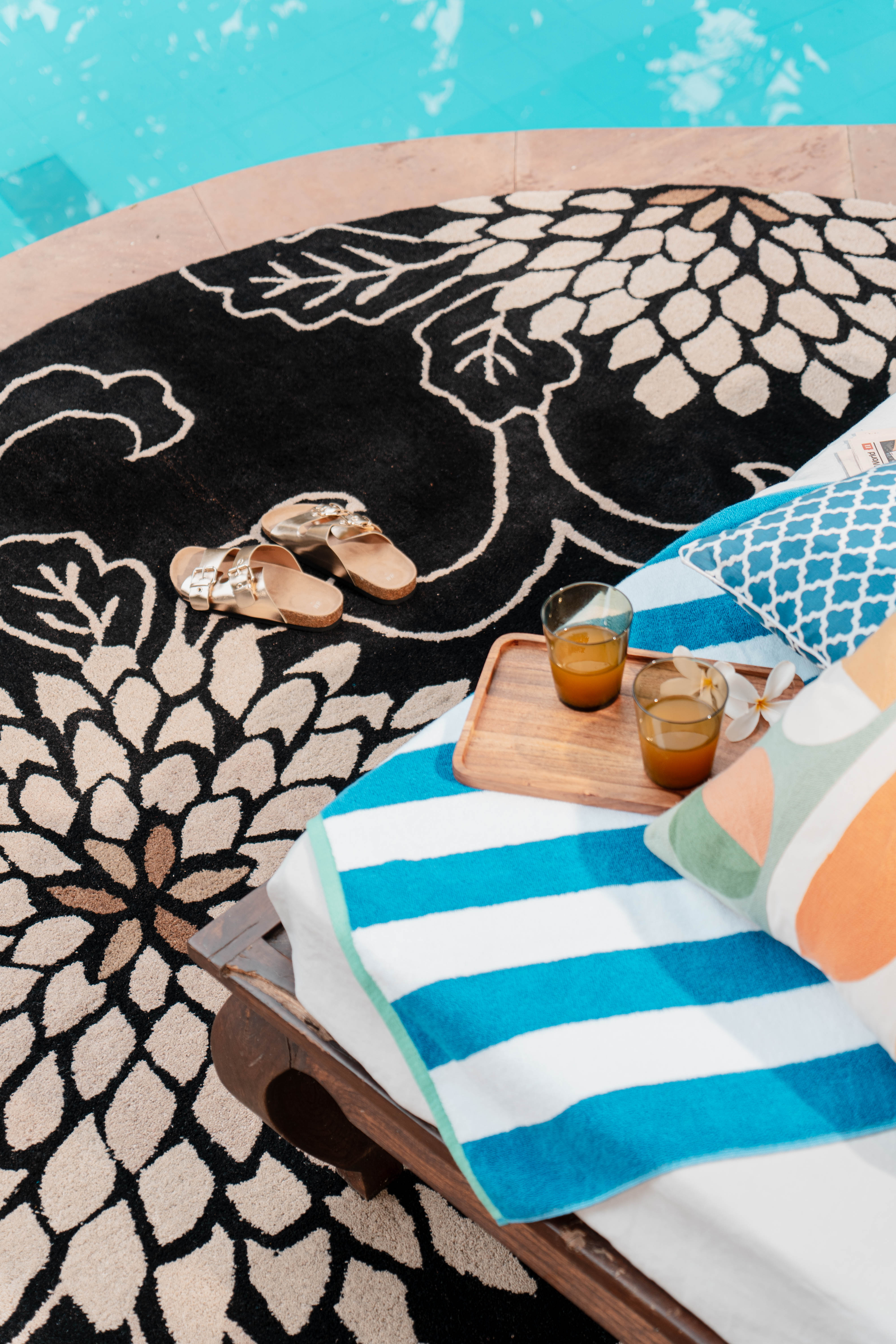 Zahira Hand Tufted Oriental Area Rug