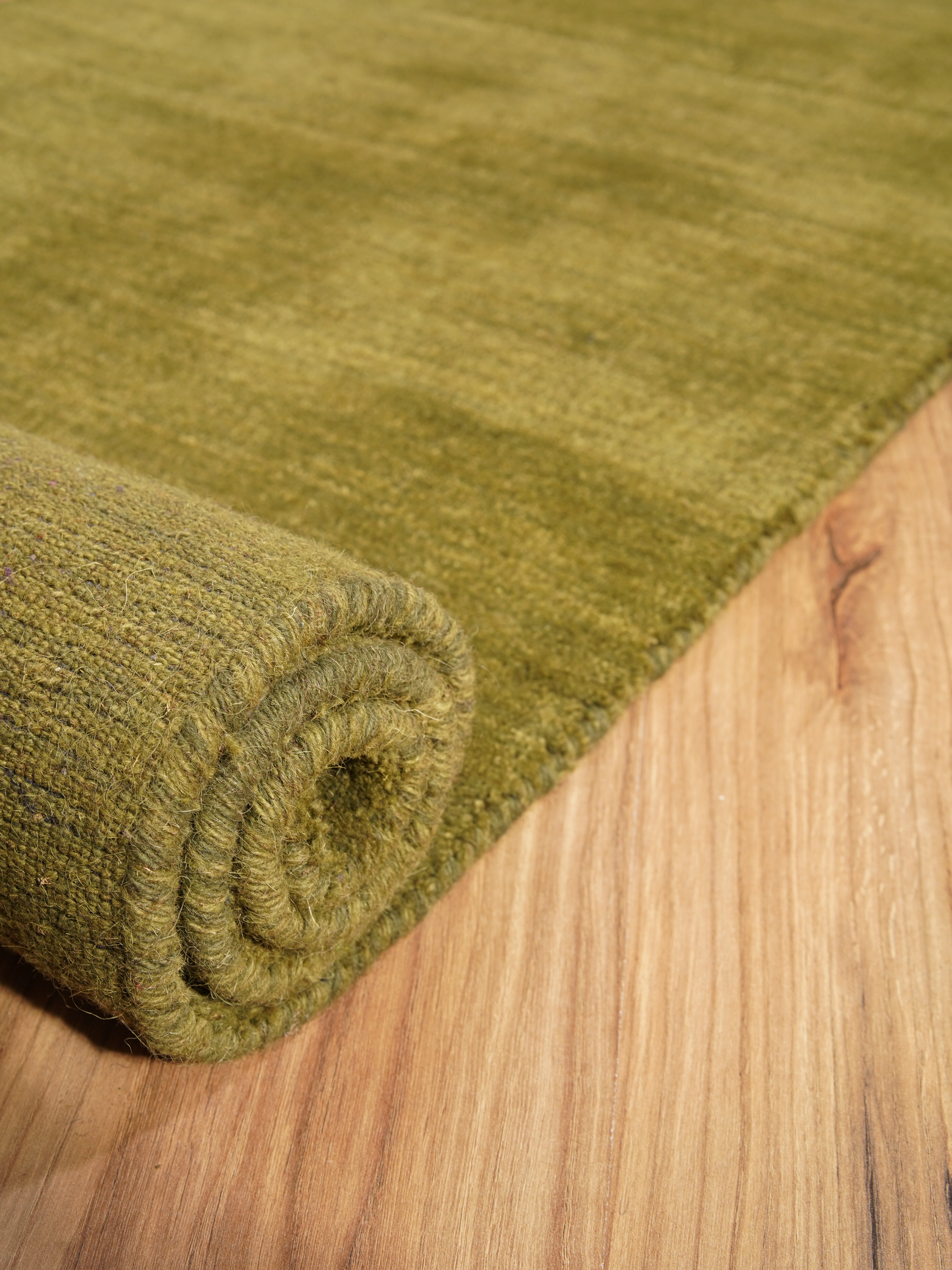 Plain Hand Knotted Wool Rug