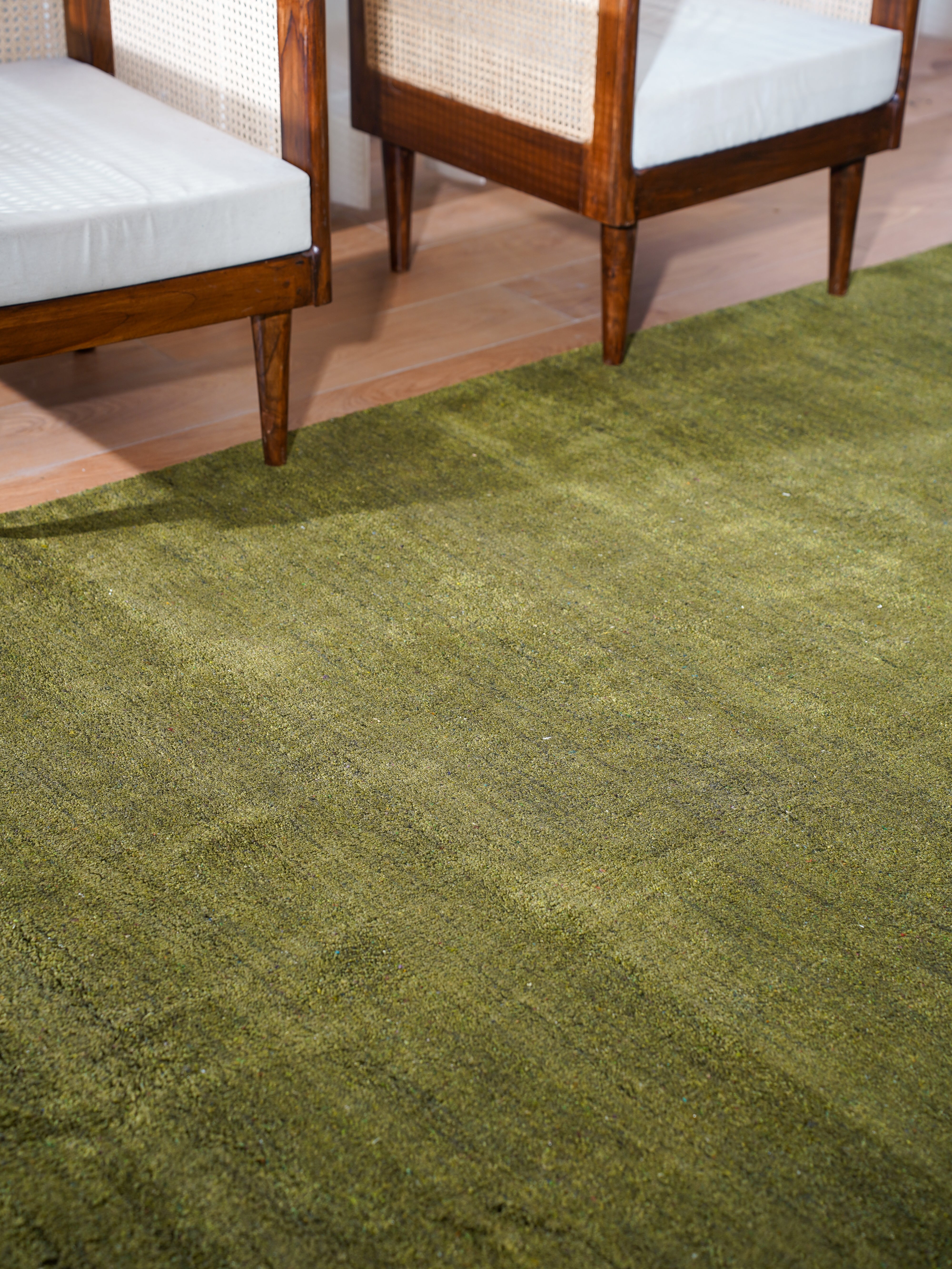 Solid Hand Knotted Silk & Wool Rug