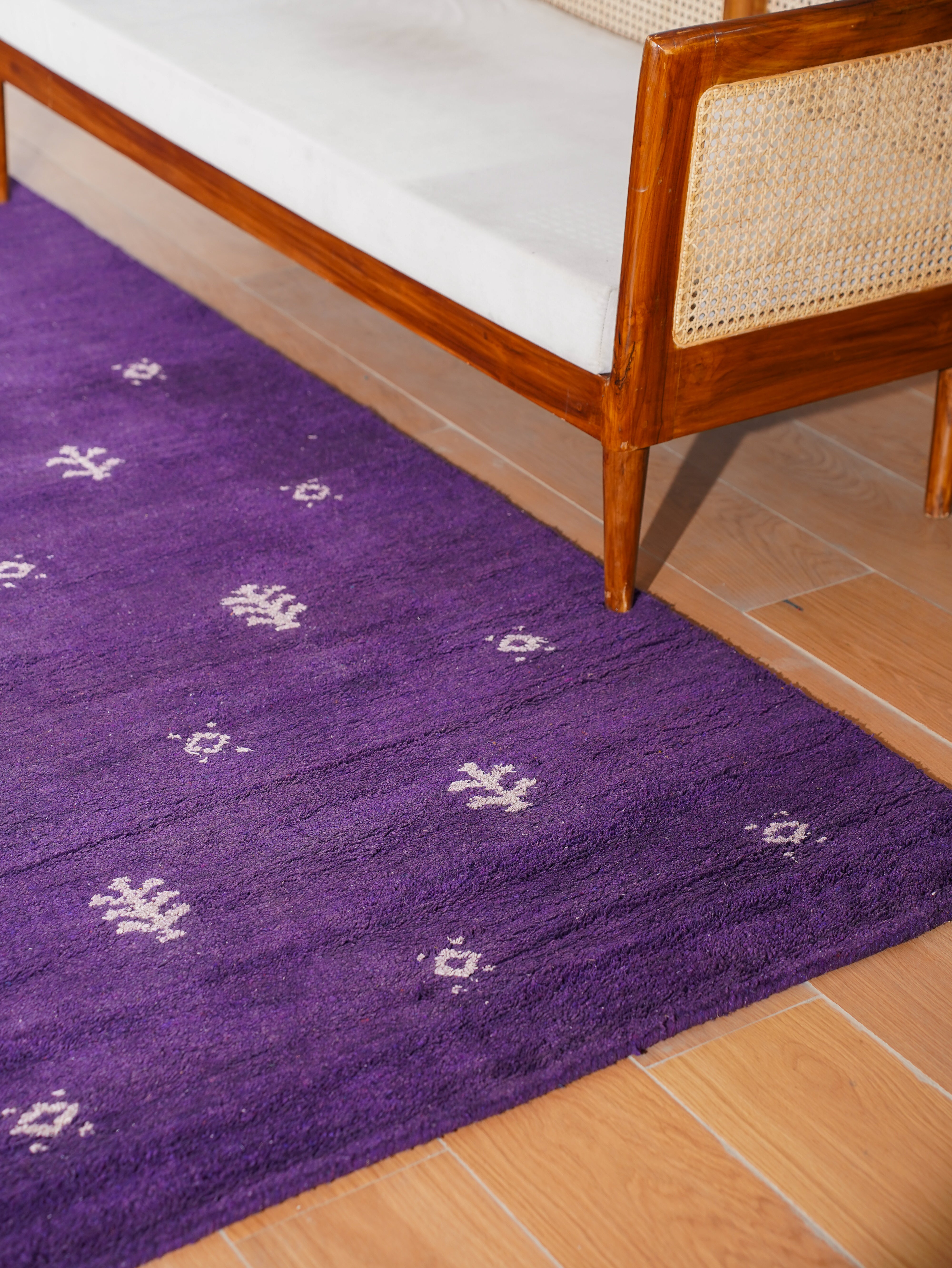 Iver Hand Knotted Silk & Wool Green Area Rug