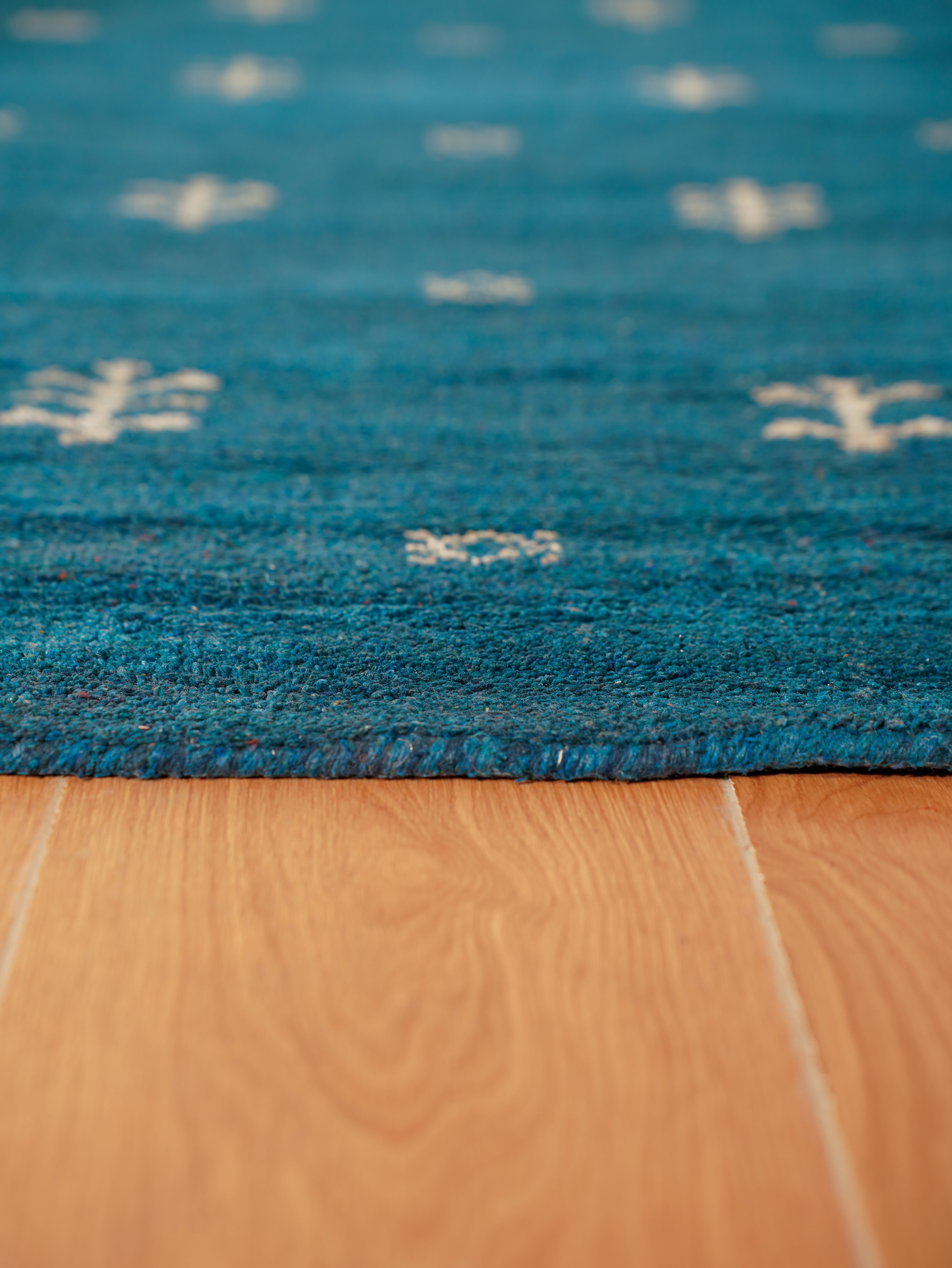 Iver Hand Knotted Silk & Wool Green Area Rug