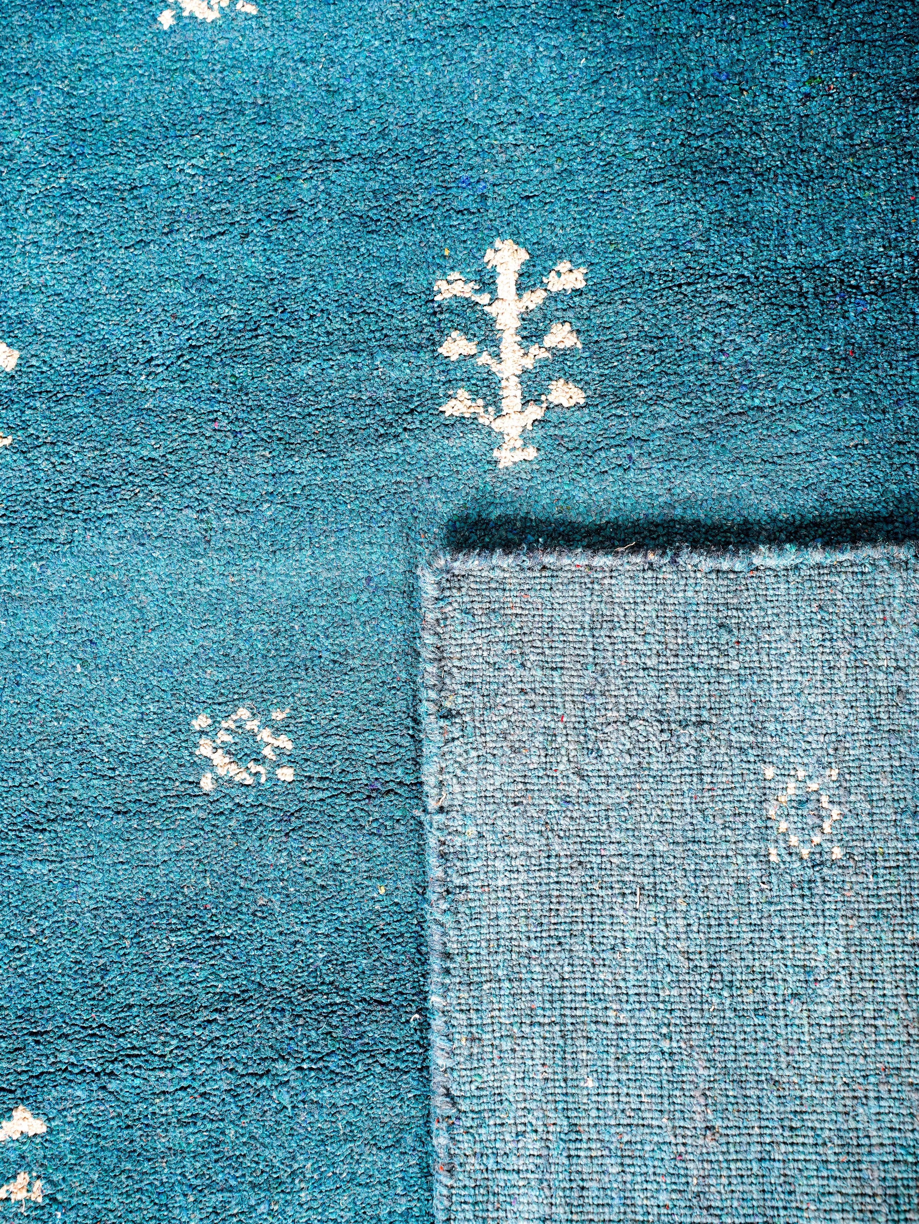 Iver Hand Knotted Silk & Wool Green Area Rug