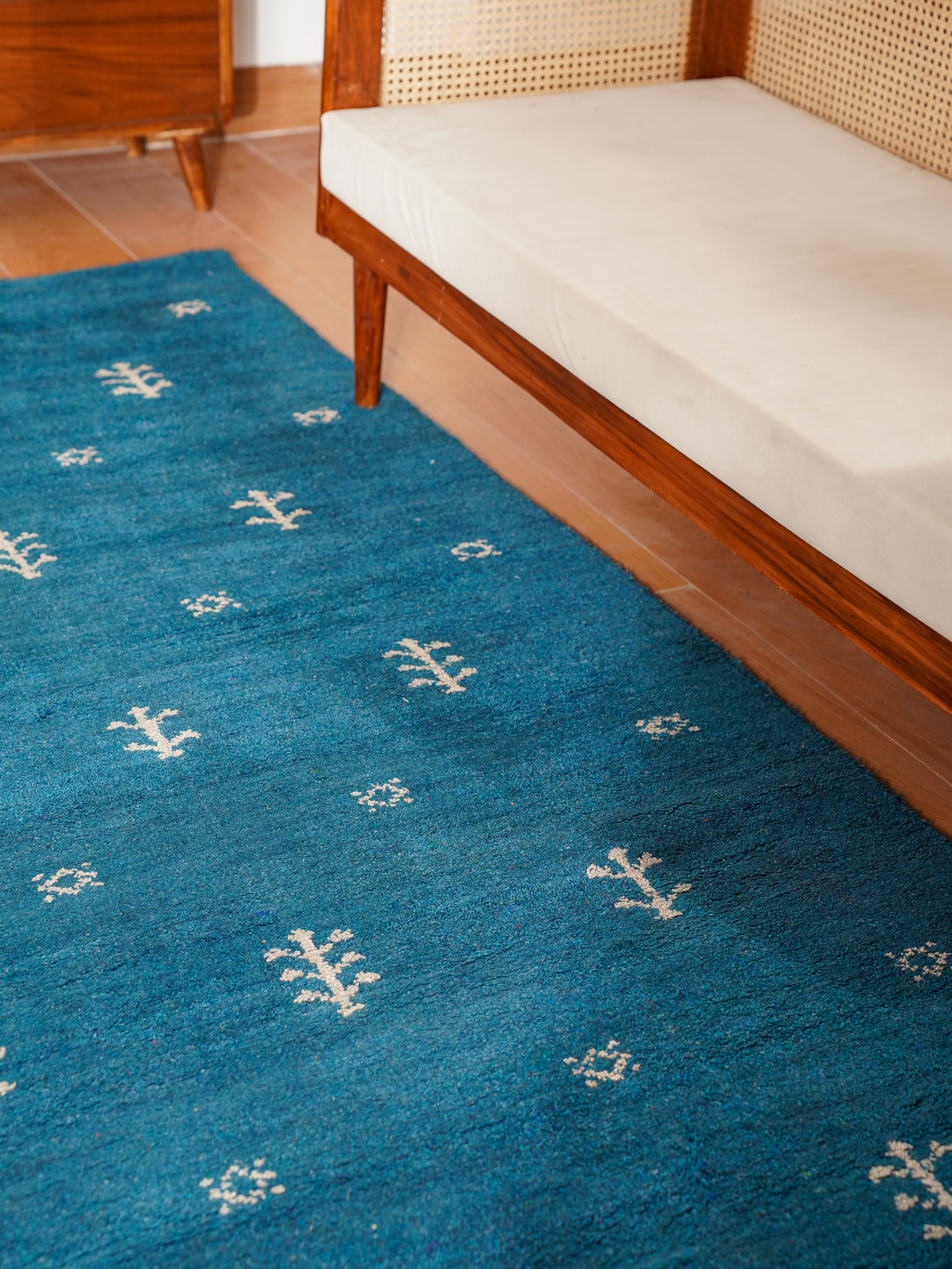 Iver Hand Knotted Silk & Wool Green Area Rug