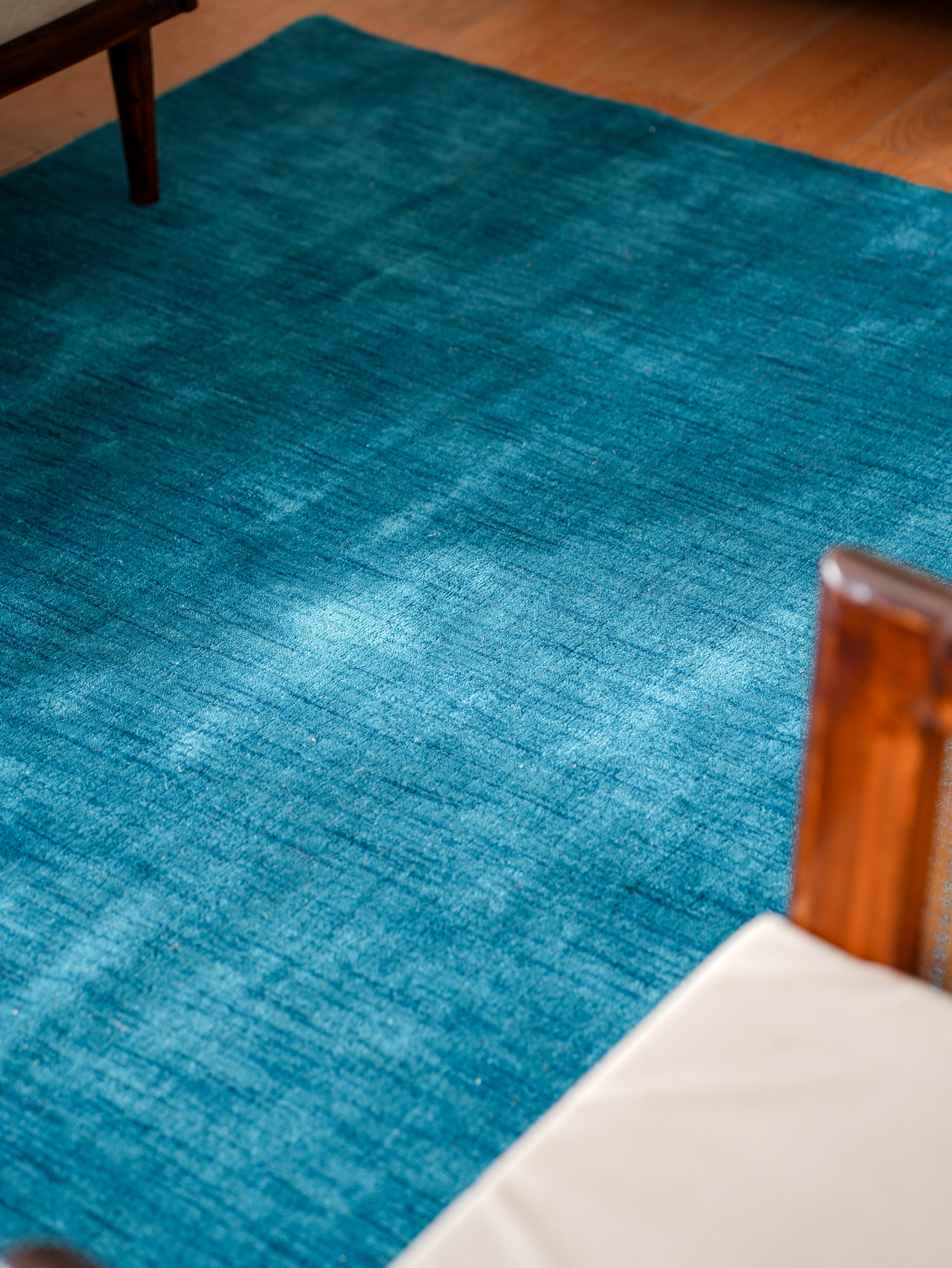 Luxury Hand-Knotted Solid Area Rug – Timeless Modern Design