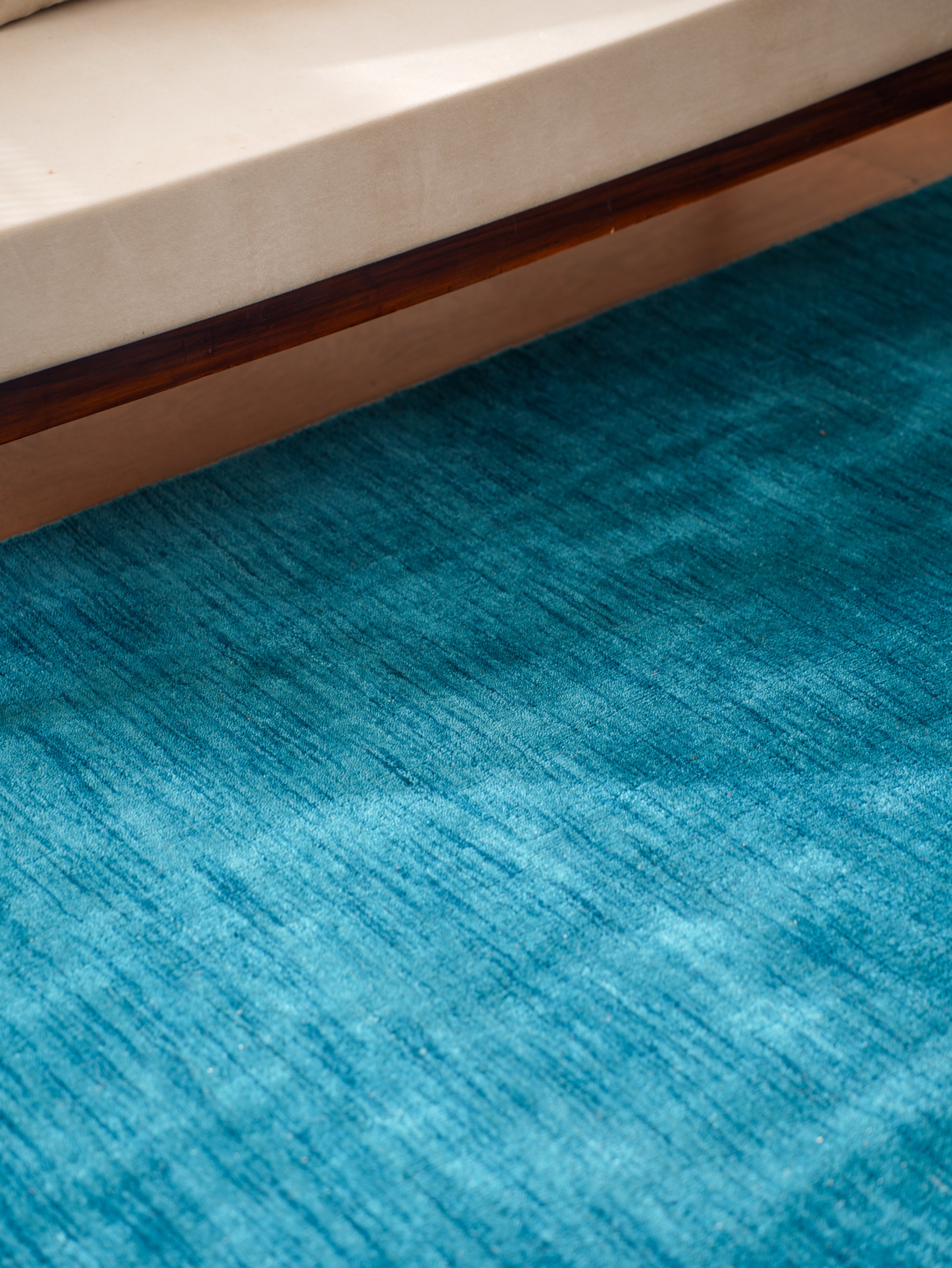 Luxury Hand-Knotted Solid Area Rug – Timeless Modern Design