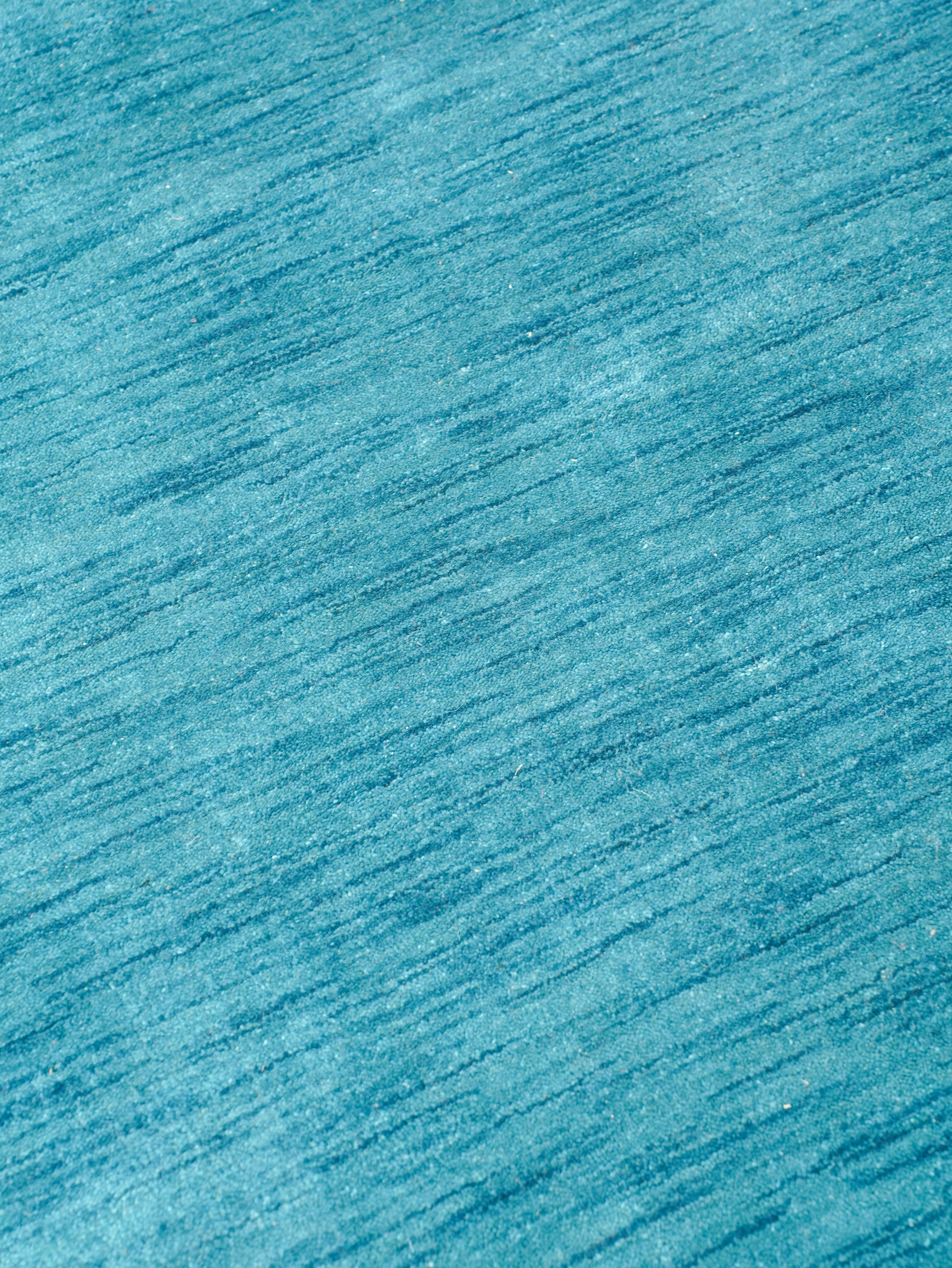 Luxury Hand-Knotted Solid Area Rug – Timeless Modern Design