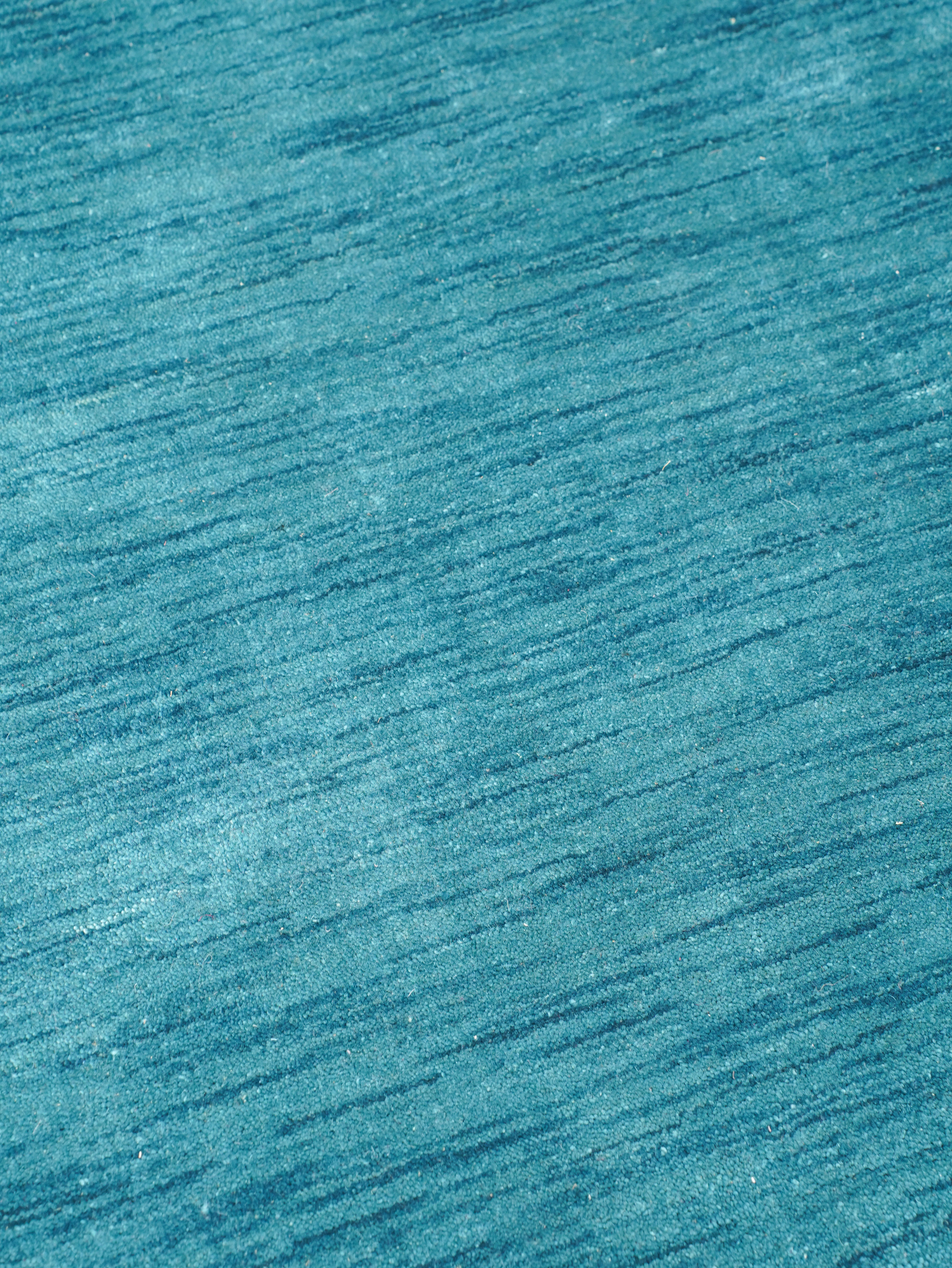 Luxury Hand-Knotted Solid Area Rug – Timeless Modern Design