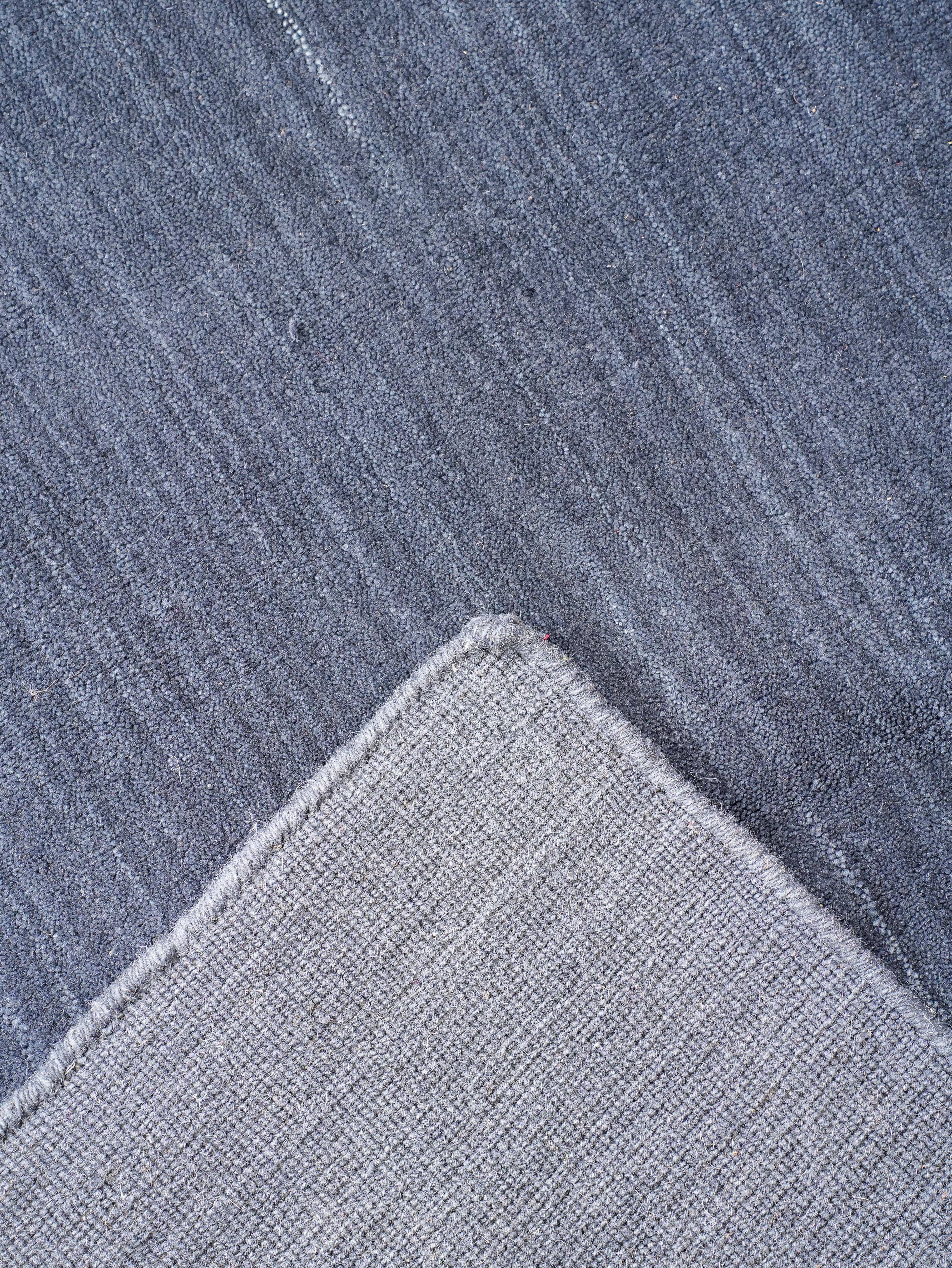 Luxury Hand-Knotted Solid Area Rug – Timeless Modern Design