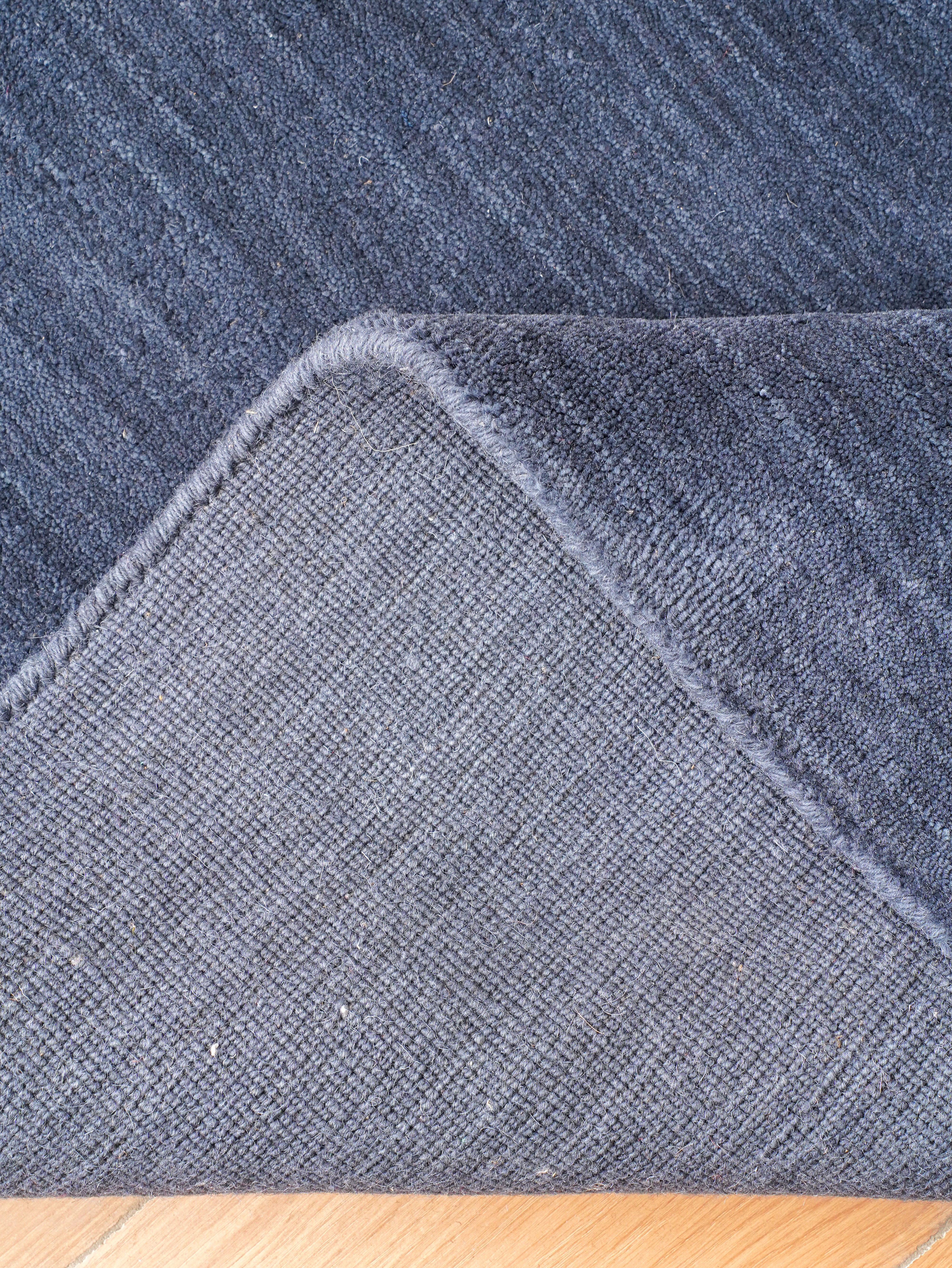 Luxury Hand-Knotted Solid Area Rug – Timeless Modern Design