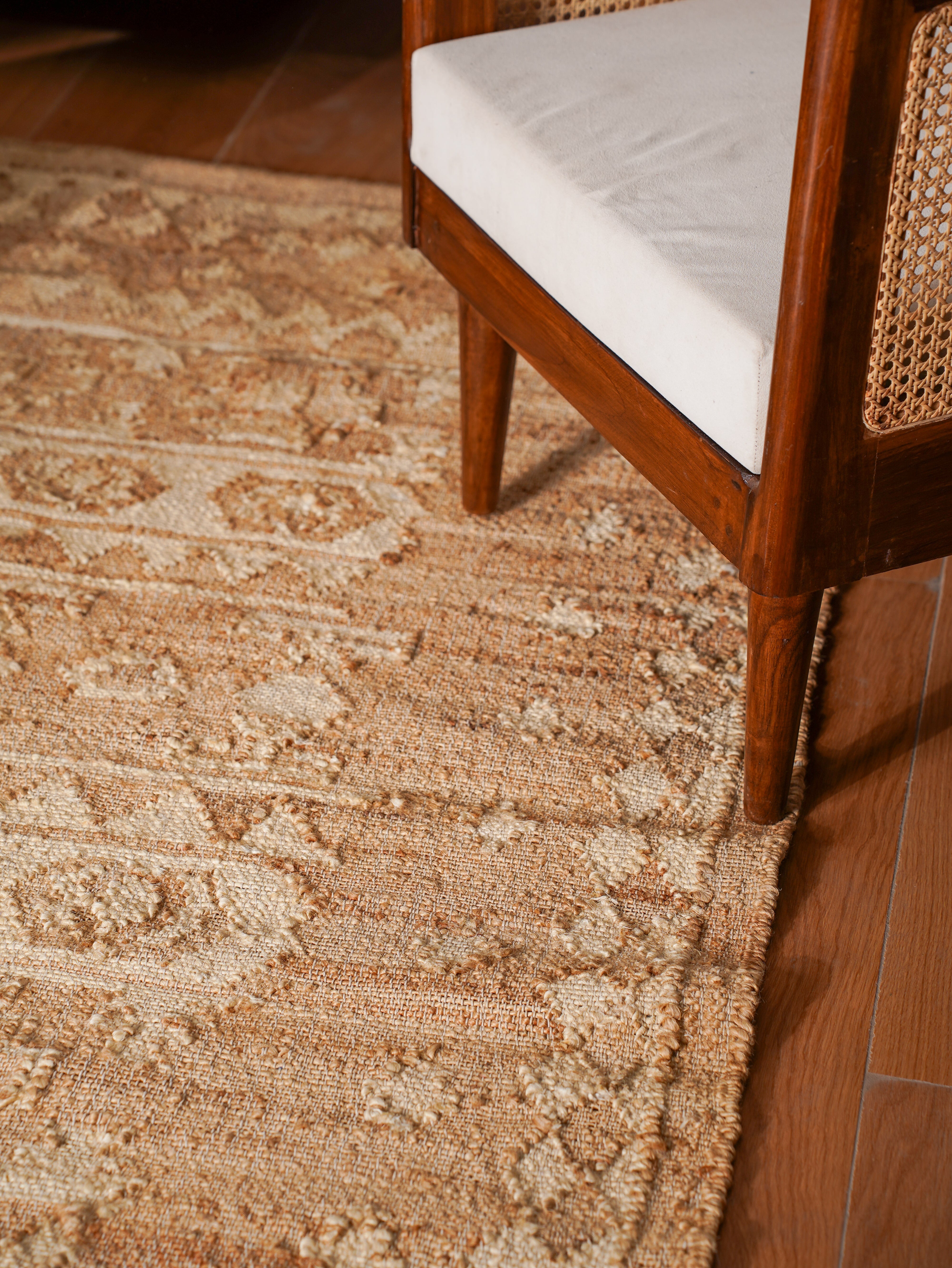 Chakrika Flat Weave Kilim Jute Rug