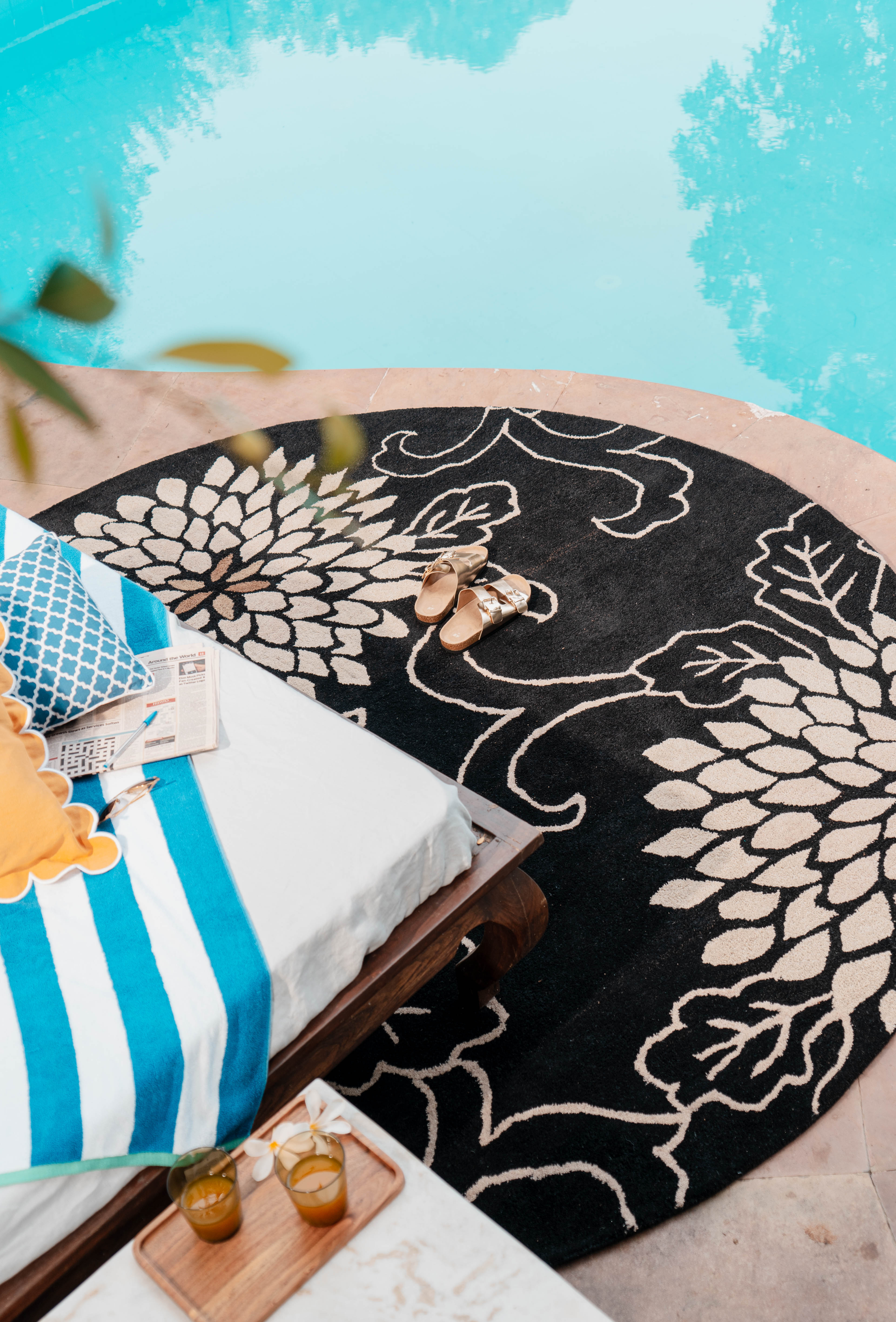 Zahira Hand Tufted Oriental Area Rug