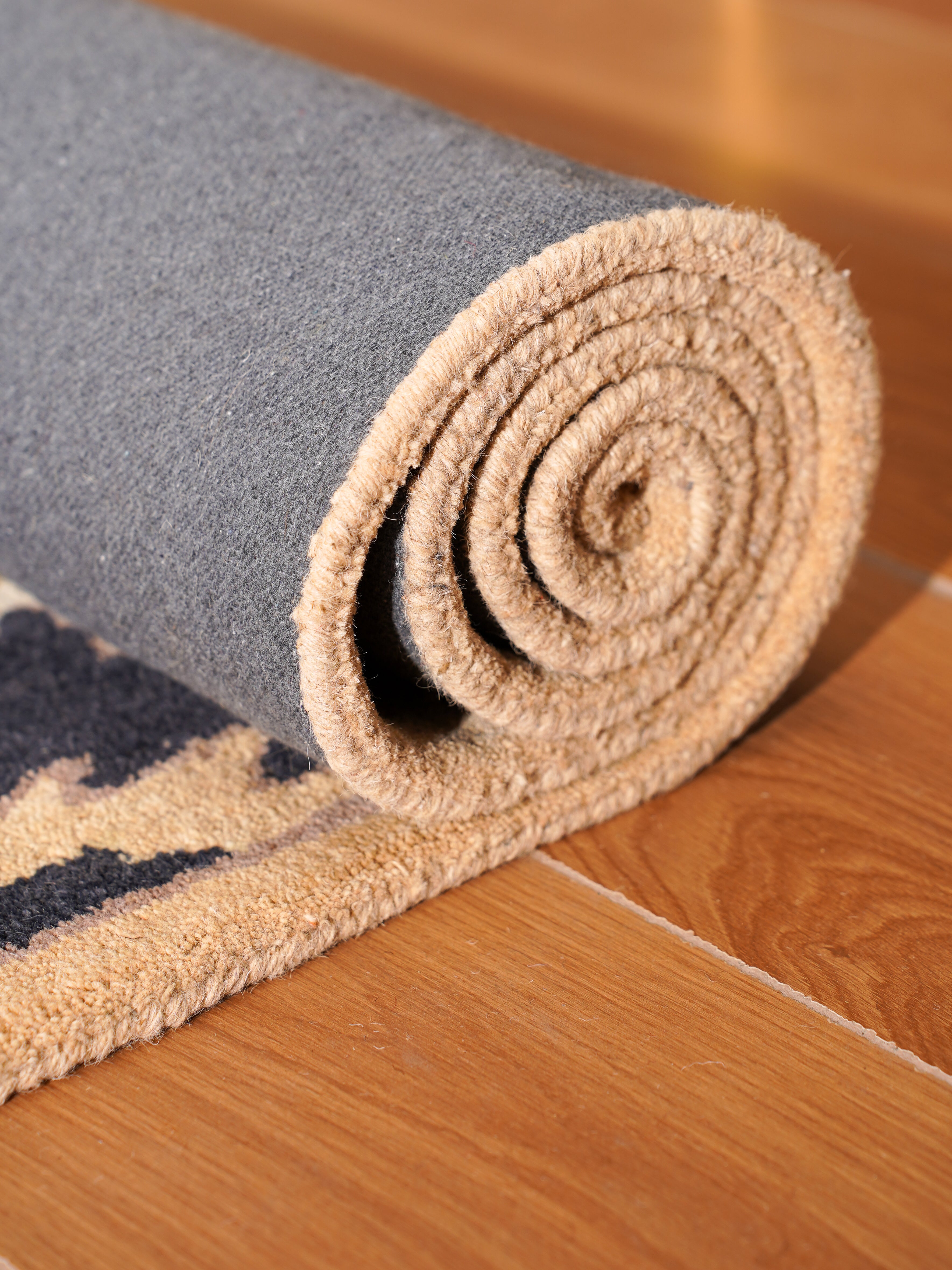 Aavira Hand Tufted Oriental Area Rug