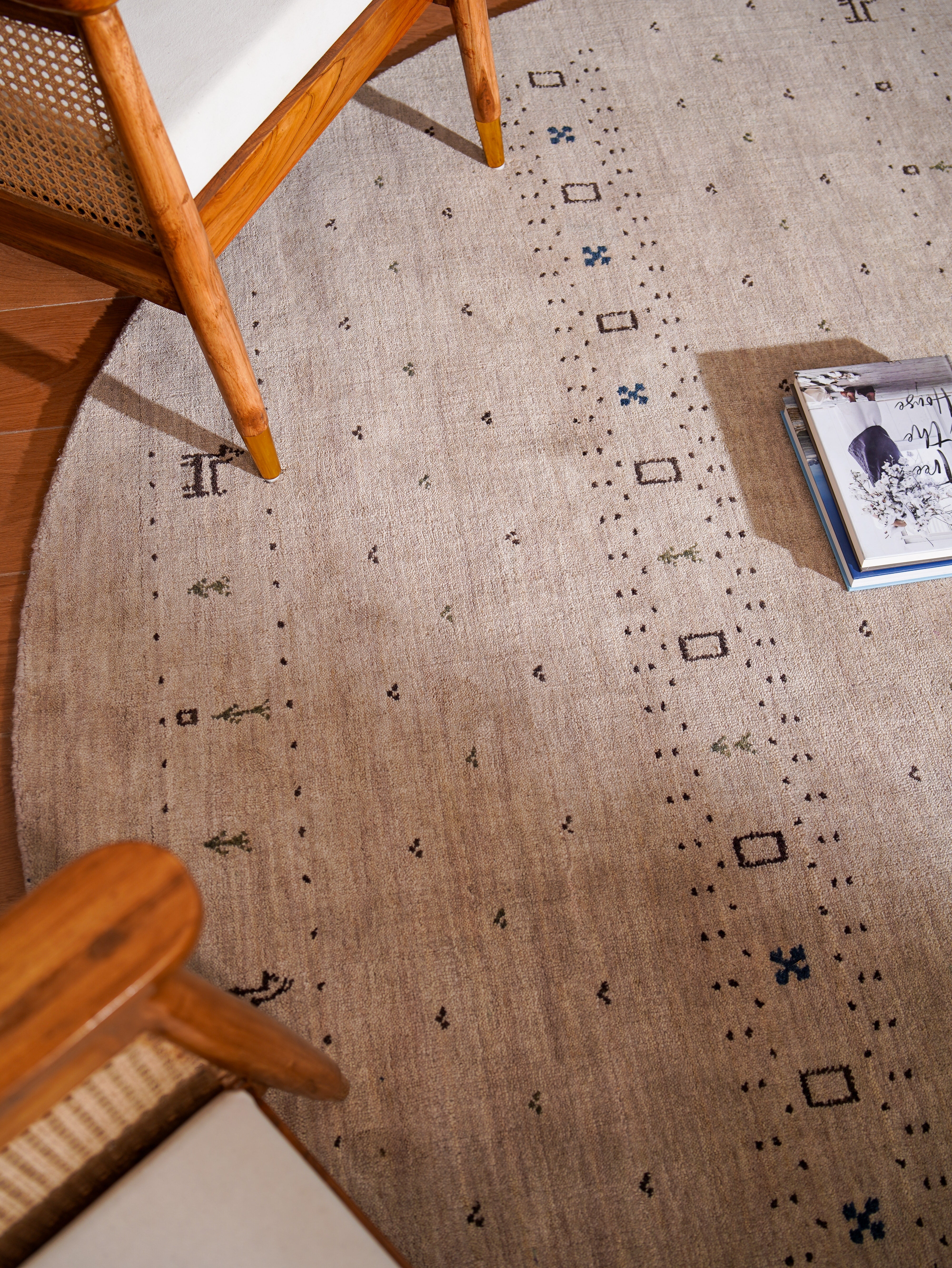 Kian Hand Knotted Wool Area Rug