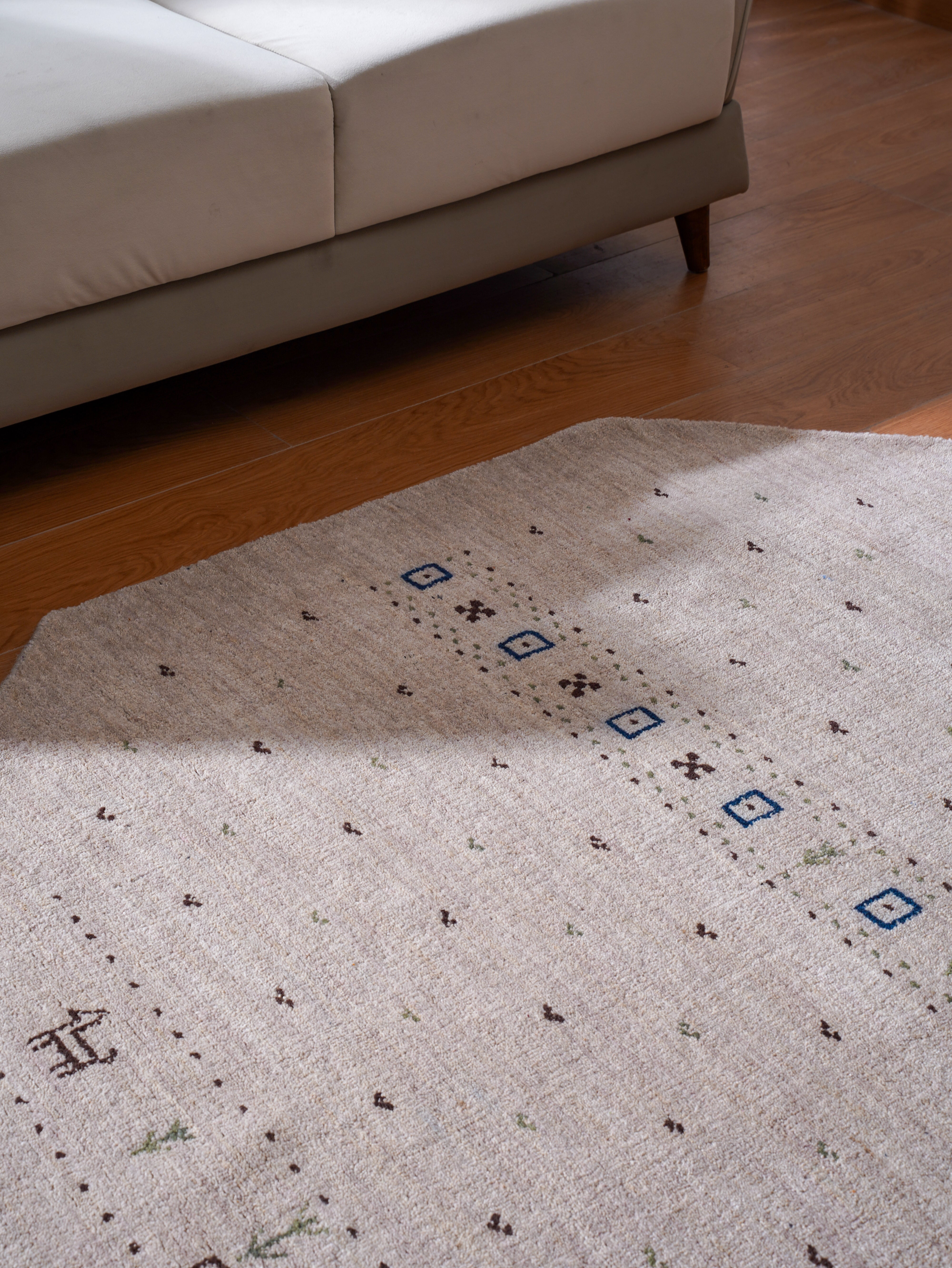 Kian Hand Knotted Wool Area Rug