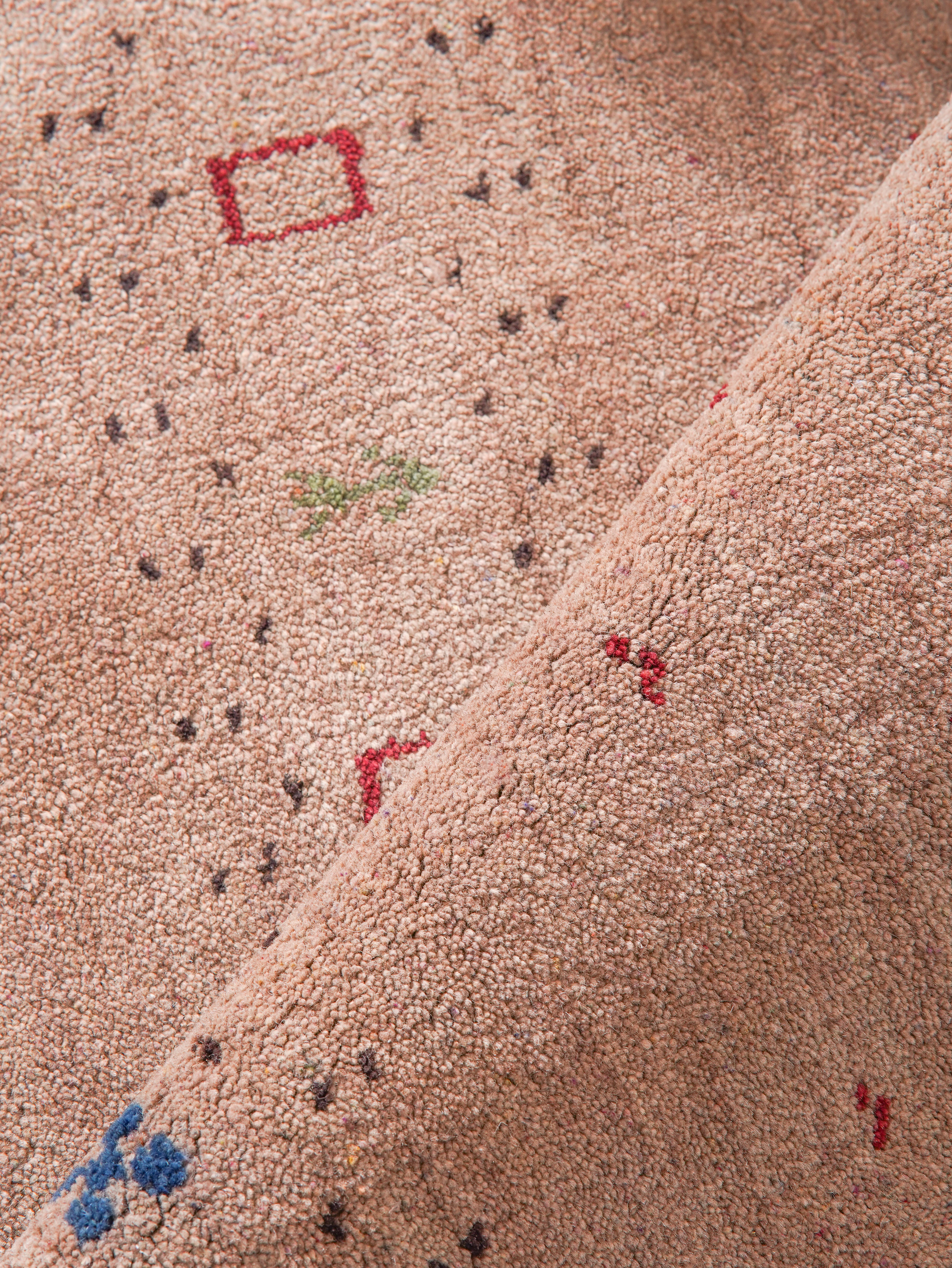 Kian Hand Knotted Wool Area Rug