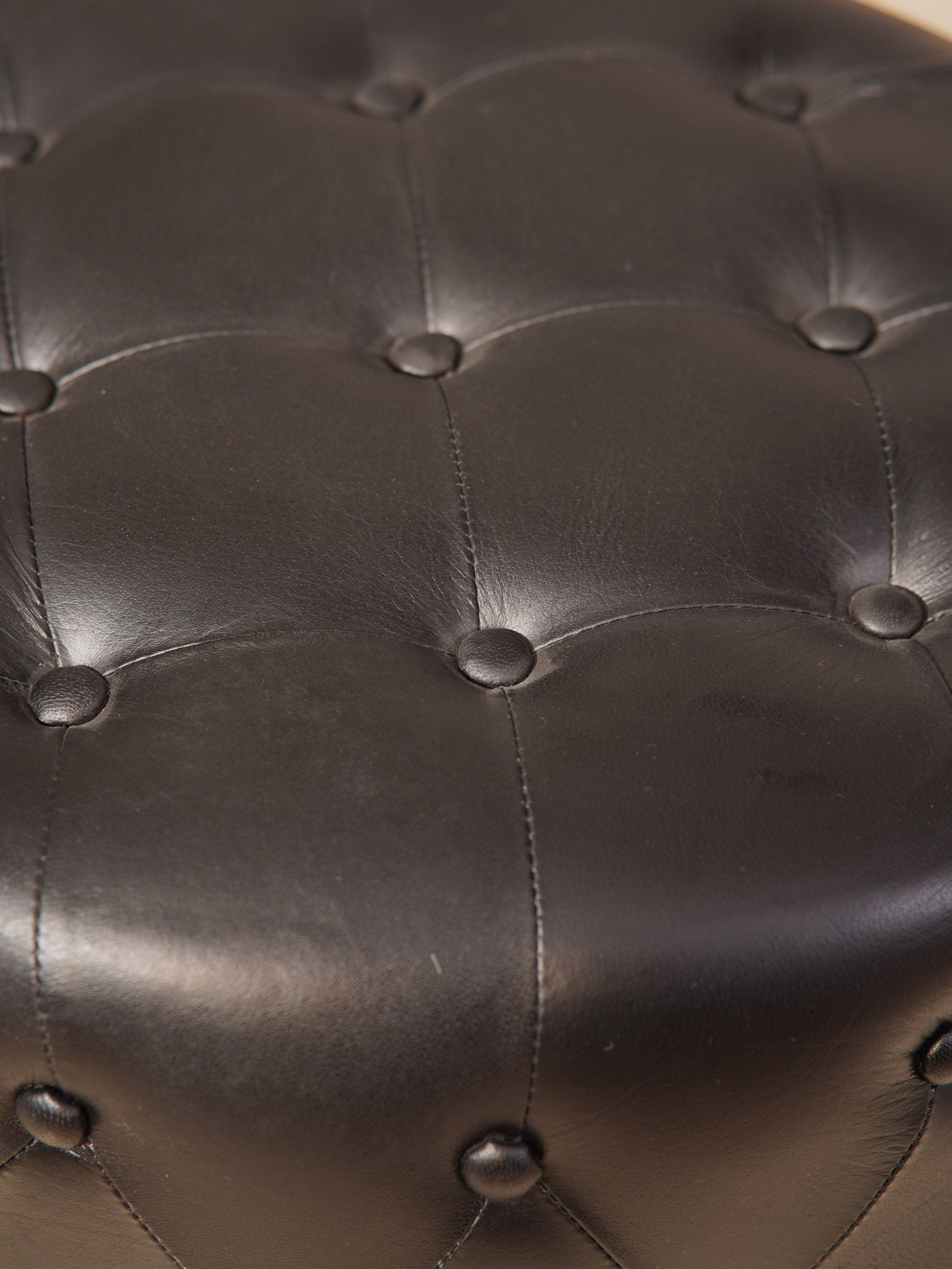 The Regal Repose – Round Tufted Leather Ottoman with Solid Wood Frame - BBH HOMES LLC