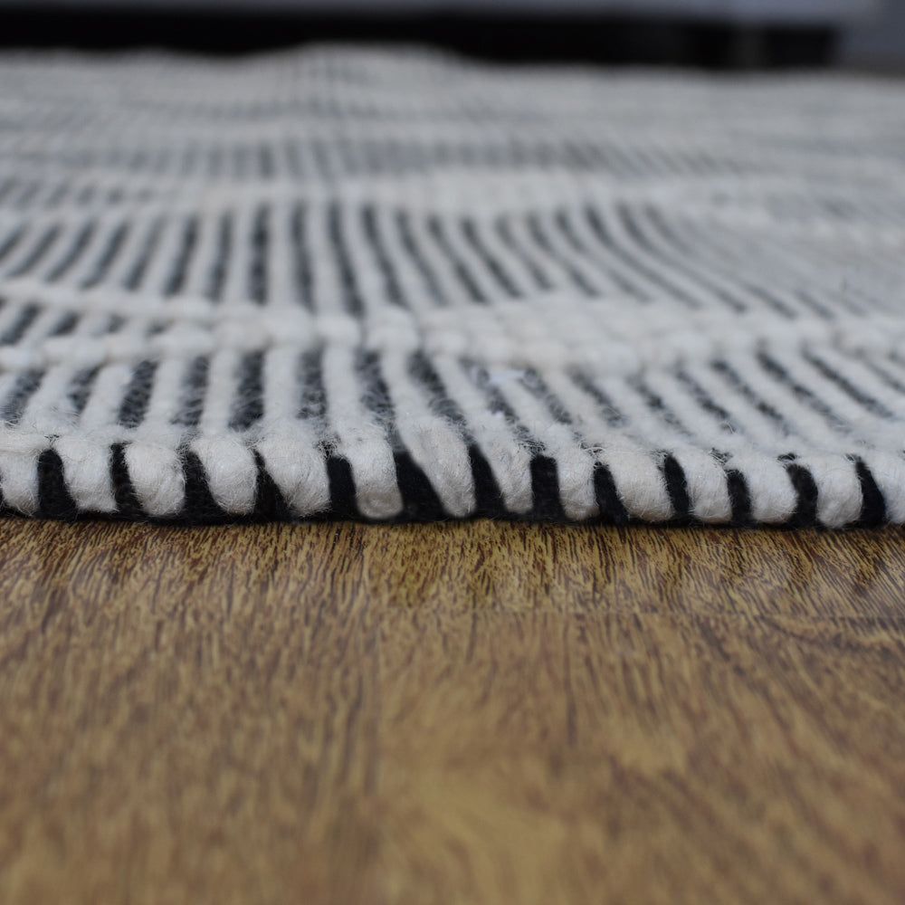 Atmos Hand Woven Flat Weave White & Black Rug