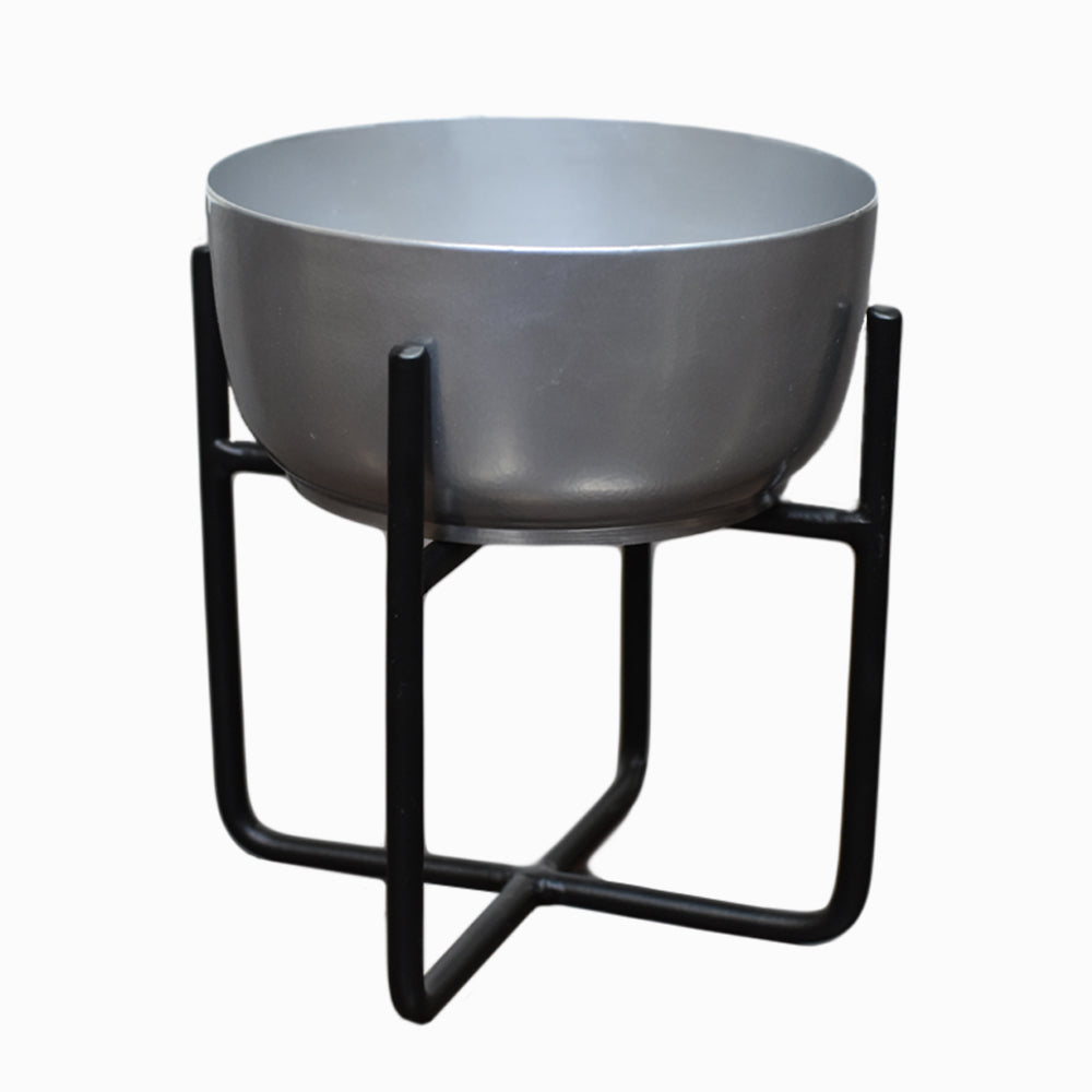 Astra Iron Pot Planter