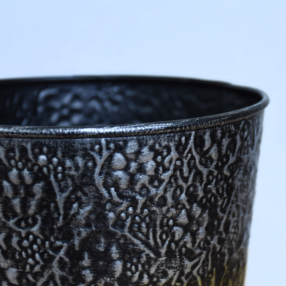 Kaelin Silver Pot Planter